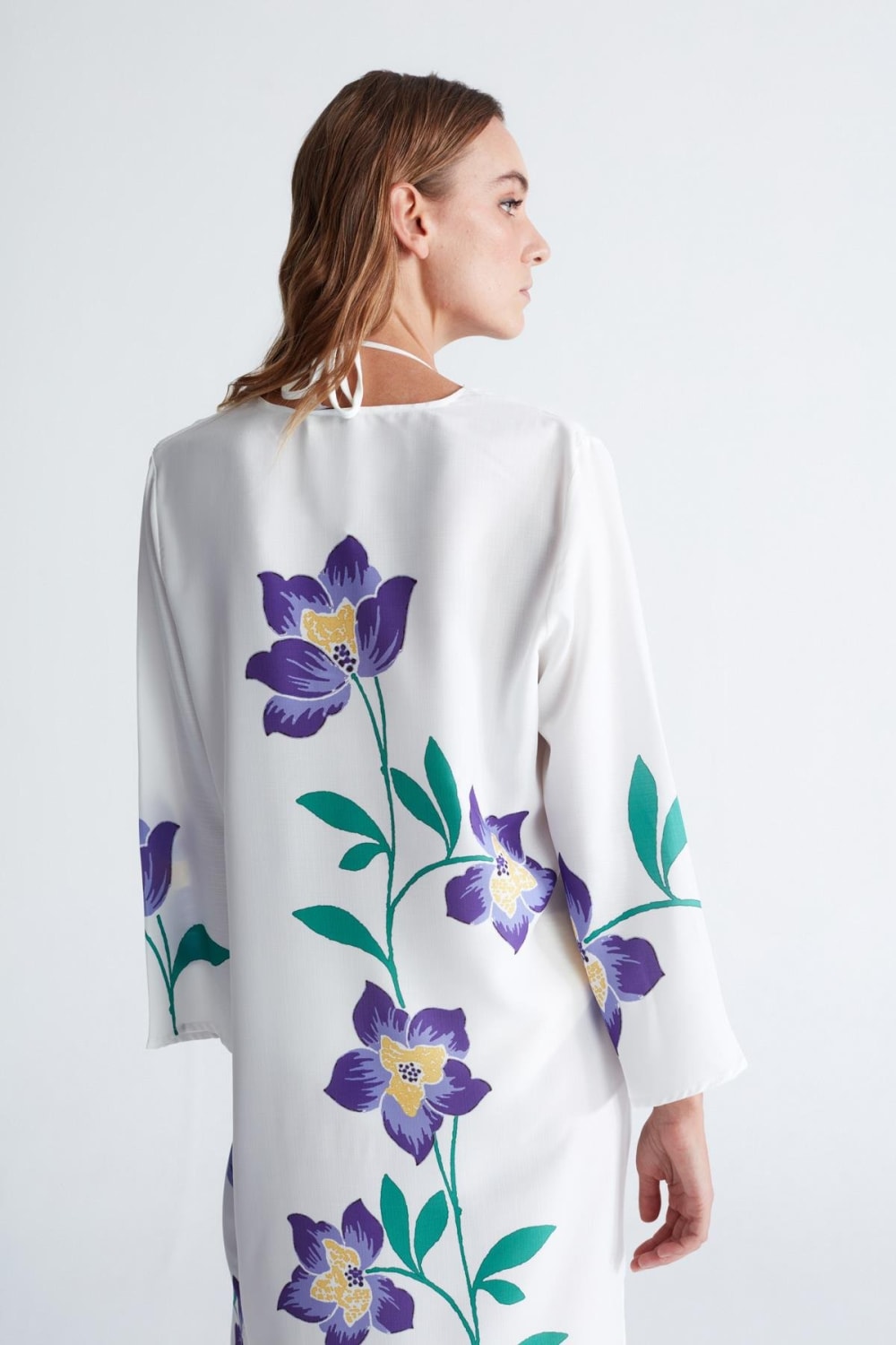 Peraluna-Petunia Caftan Çiçek Desen V Yaka Midi Boy Yırtmaçlı Kadın Kaftan -Kimono-7-Milagron.com