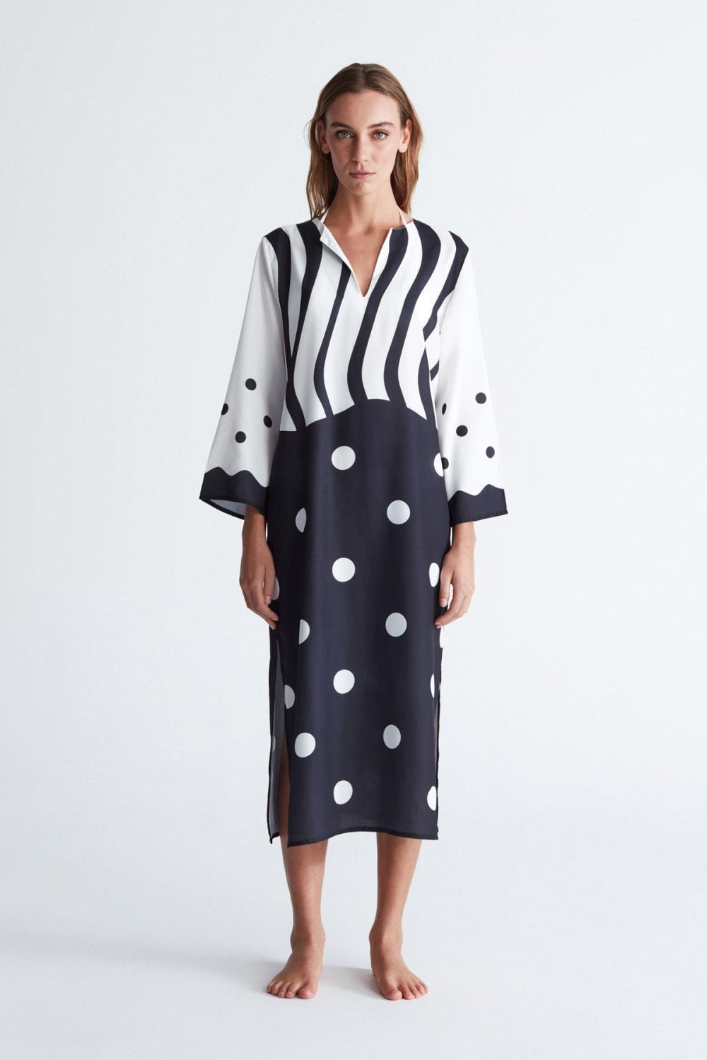 Peraluna-Polka Dot Caftan Puantiye Desen V Yaka Midi Boy Yırtmaçlı Kadın Kaftan -Kimono-6-Milagron.com