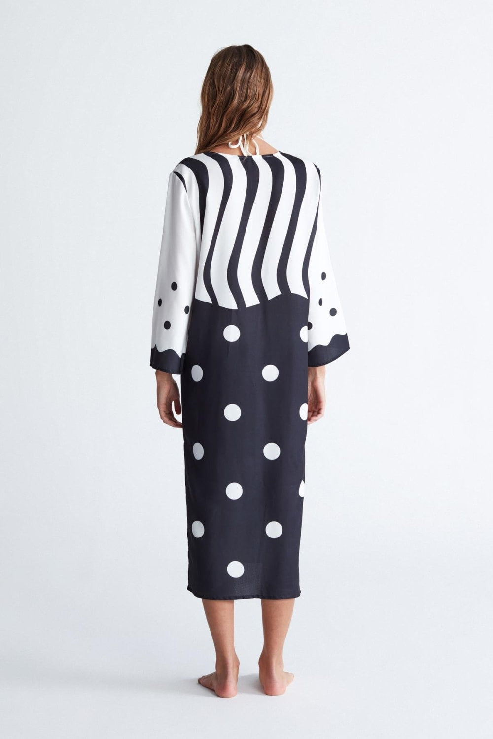 Peraluna-Polka Dot Caftan Puantiye Desen V Yaka Midi Boy Yırtmaçlı Kadın Kaftan -Kimono-7-Milagron.com