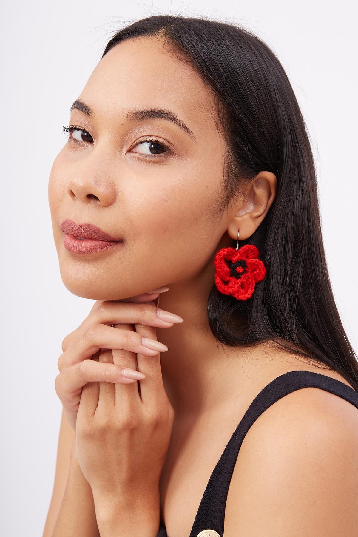 Peraluna-Poppy Earrings El Yapımı Gelincik Küpe Ekru-Küpe-2-Milagron.com