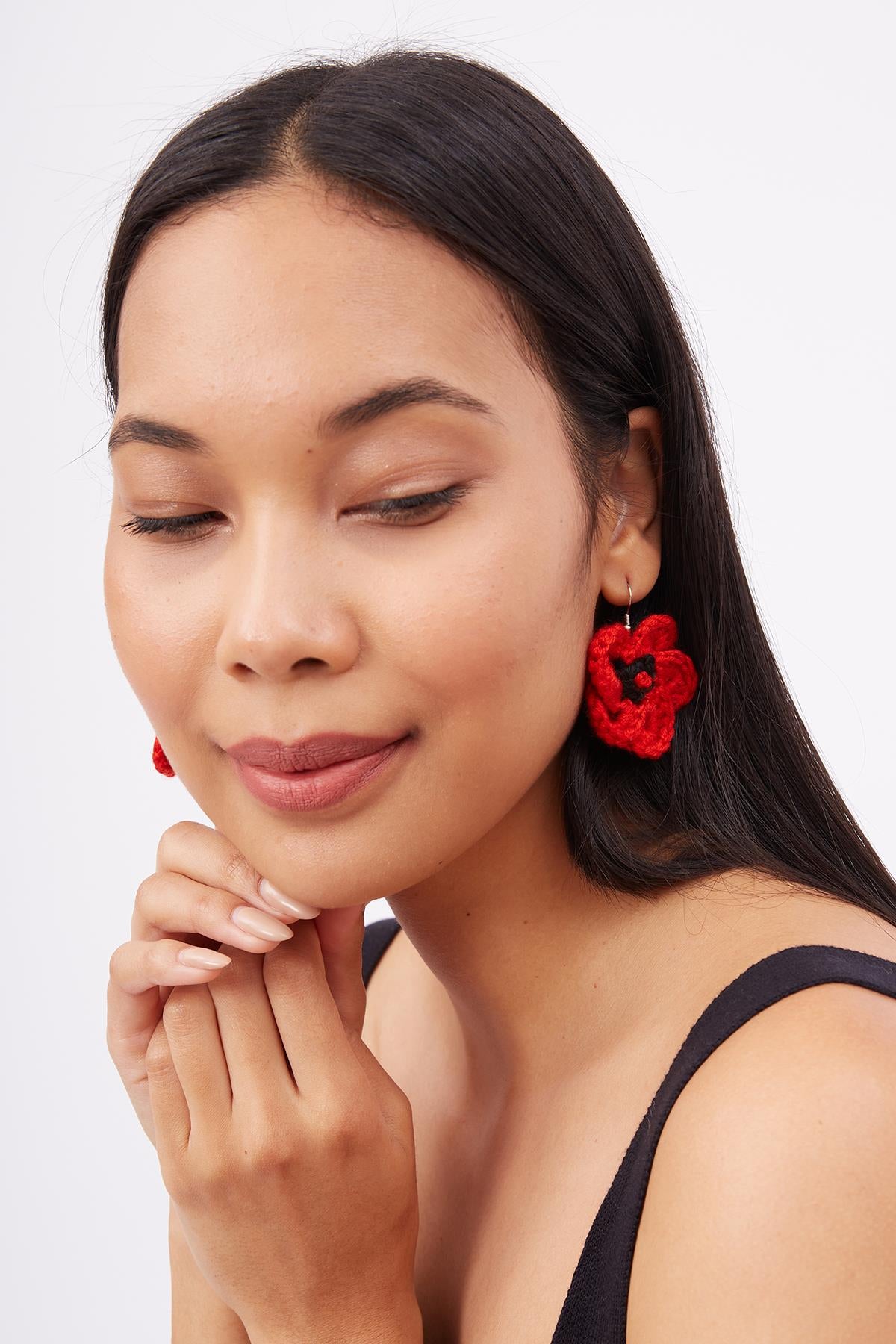 Peraluna-Poppy Earrings El Yapımı Gelincik Küpe Ekru-Küpe-6-Milagron.com
