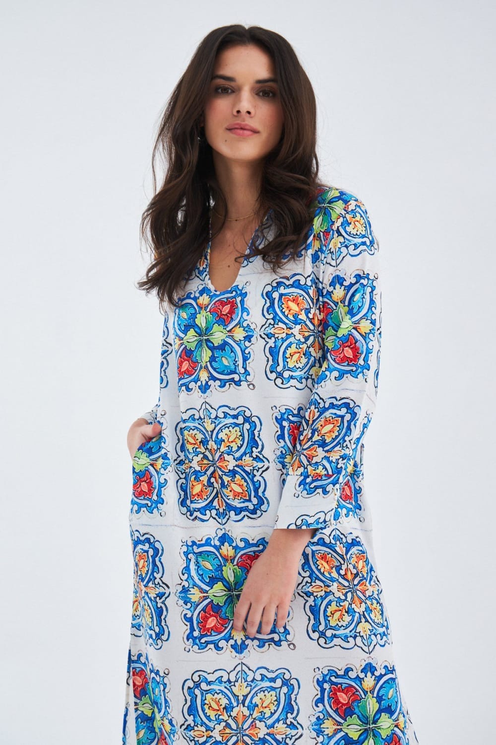 Peraluna-Ria Caftan Çini Desenli 123 Cm Derin Yırtmaçlı Saten Kadın Kaftan -Kimono-1-Milagron.com