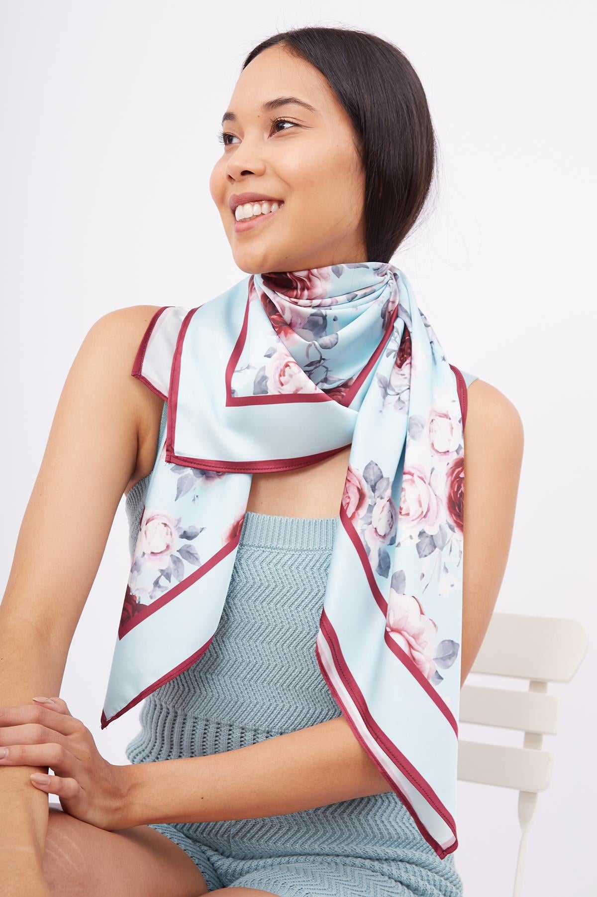 Peraluna-Rosemarry Scarfe Gül Desen Baskılı Saten Eşarp Turkuaz-Eşarp-4-Milagron.com