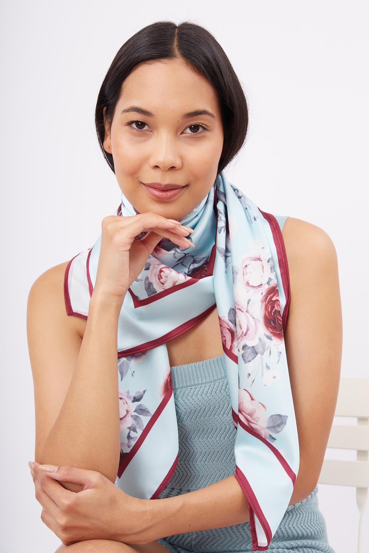 Peraluna-Rosemarry Scarfe Gül Desen Baskılı Saten Eşarp Turkuaz-Eşarp-7-Milagron.com