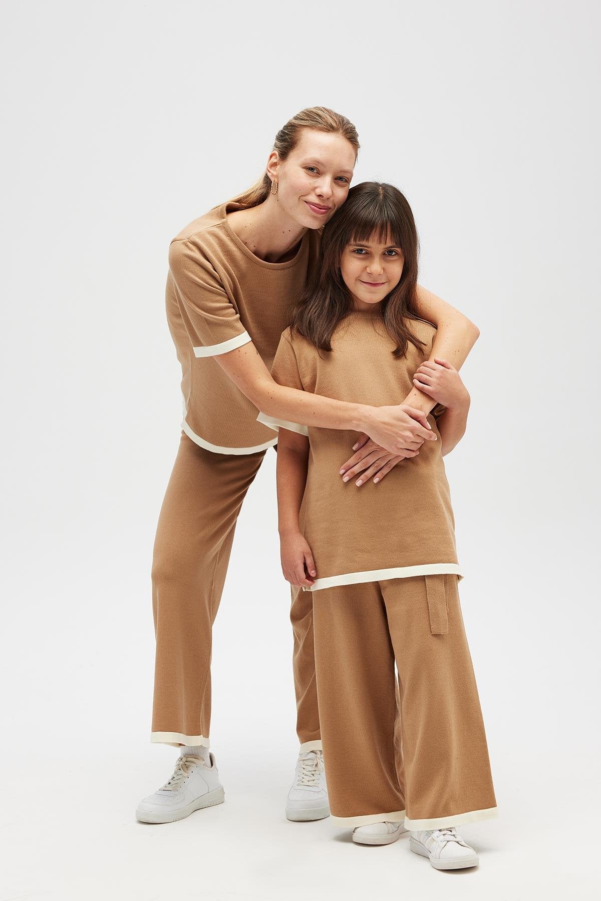 Peraluna-Rumi Kadın Beli Kemerli Triko Pantolon Camel-Pantolon-5-Milagron.com