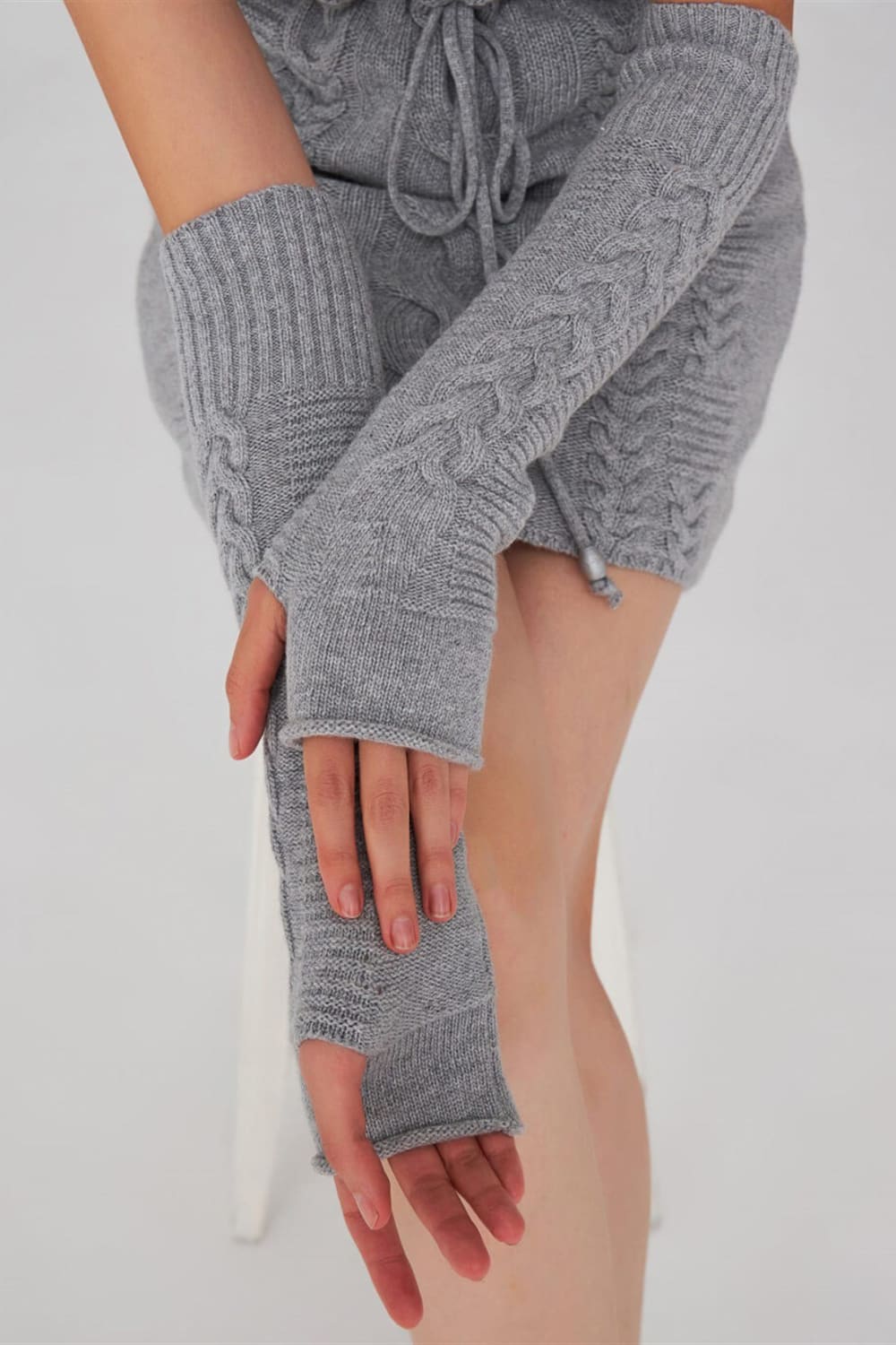 Peraluna-Saç Örgü Desenli Kaşmir Karışımlı Uzun Kadın Triko Eldiven-Eldiven-18-Milagron.com