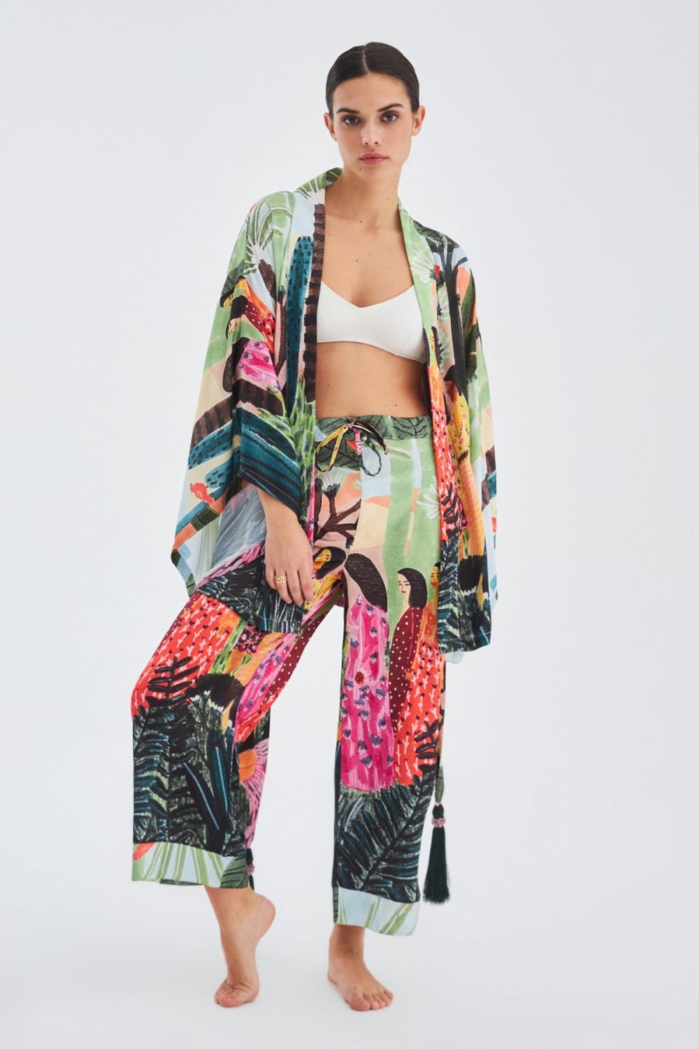 Peraluna-Shuko Tropik Desenli Geniş Kollu Saten Kadın Kimono-Kimono-3-Milagron.com