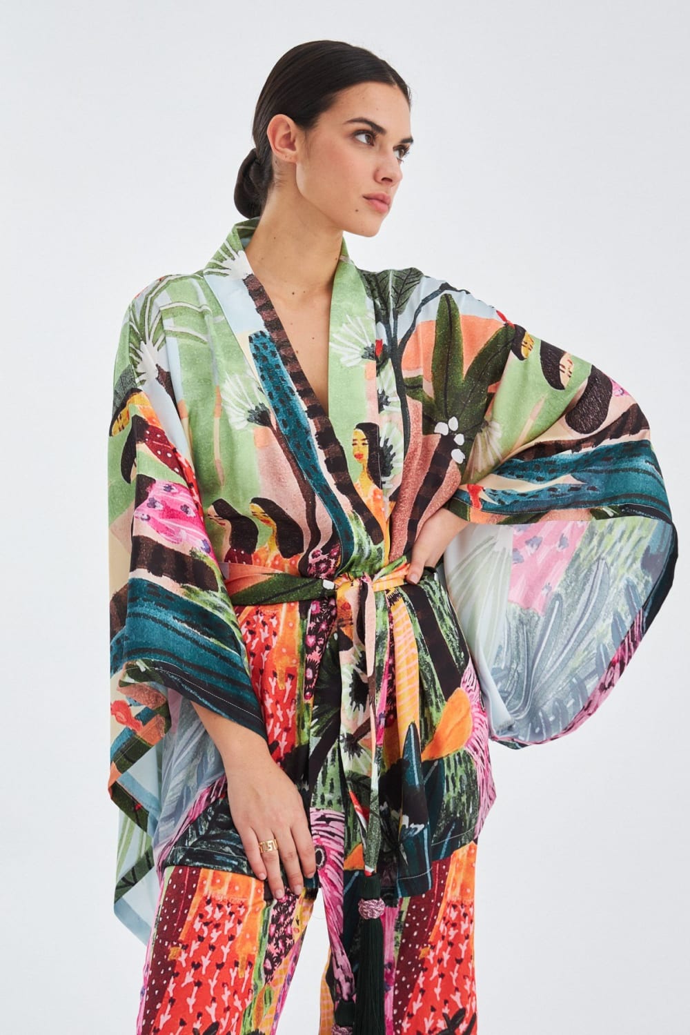 Peraluna-Shuko Tropik Desenli Geniş Kollu Saten Kadın Kimono-Kimono-6-Milagron.com