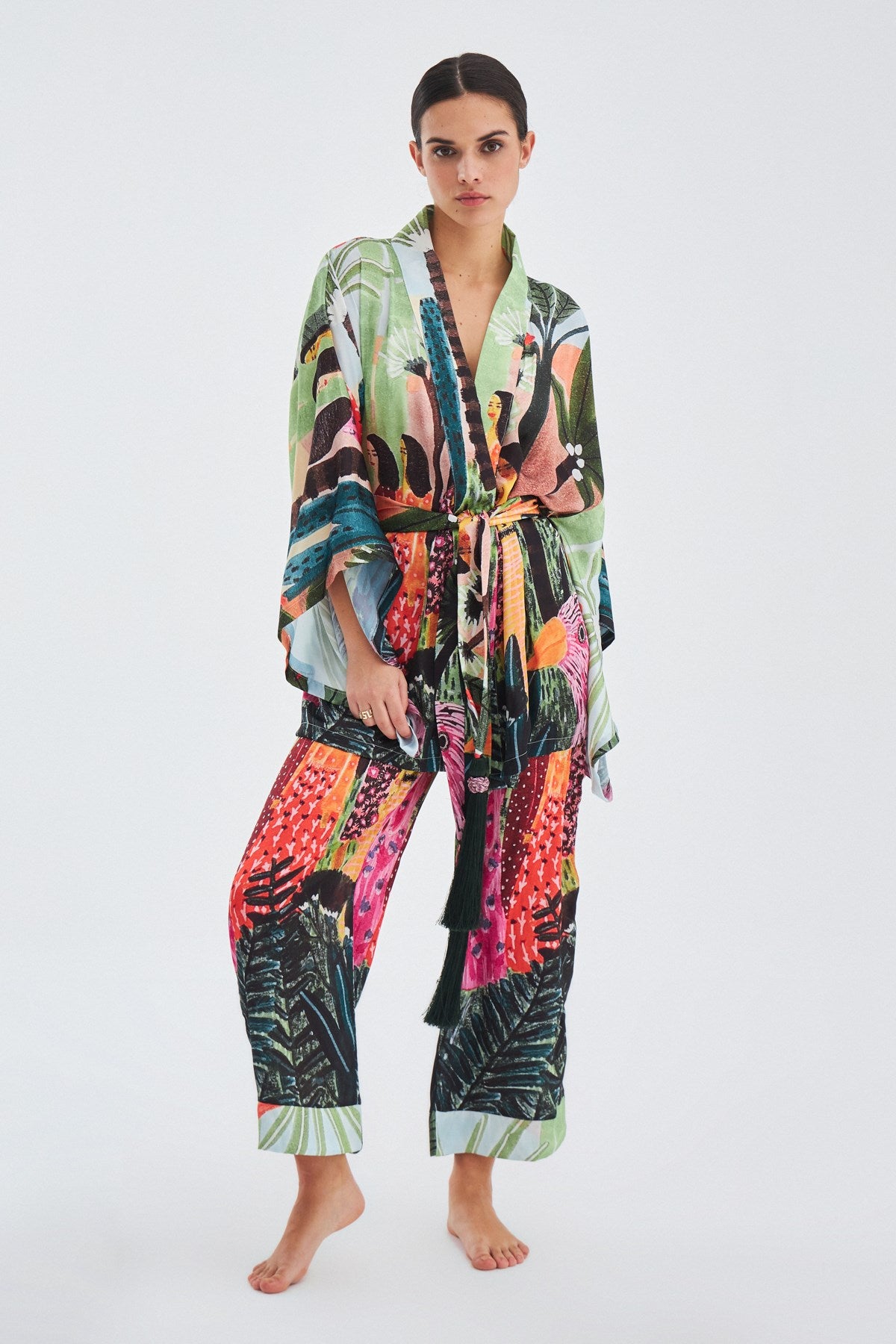 Peraluna-Shuko Trouser Tropik Desenli Bol Kesim Saten Kadın Pantolon Çok Renkli-Pantolon-3-Milagron.com