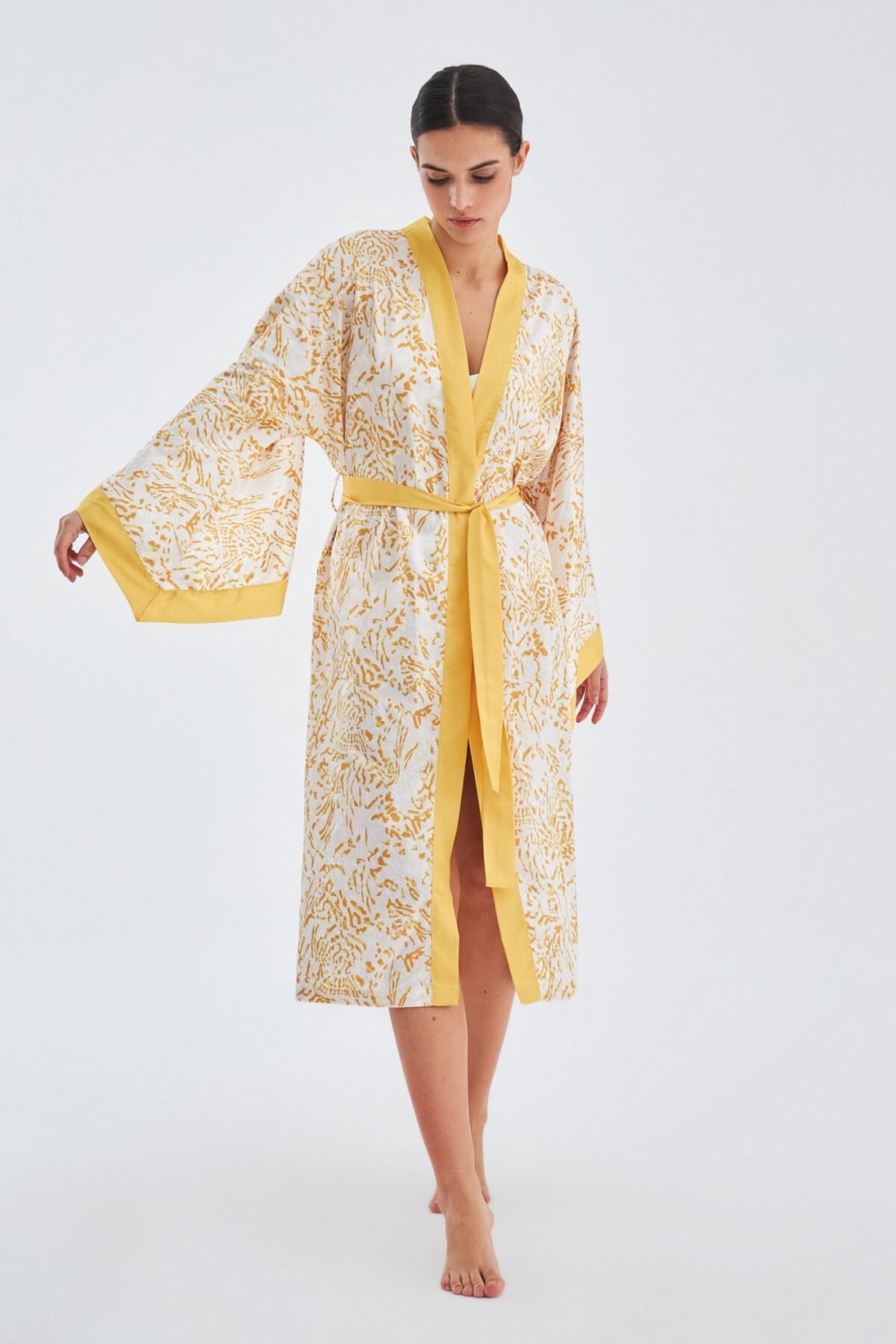 Peraluna-Si̇tara Kimono Desenli 120 Cm Saten Yazlık Kadın Kimono-Kimono-3-Milagron.com