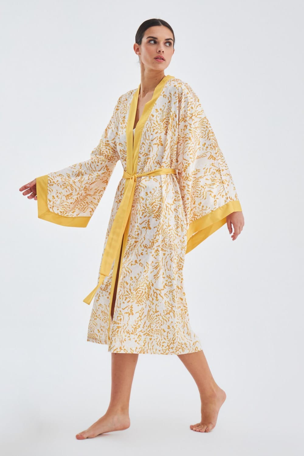 Peraluna-Si̇tara Kimono Desenli 120 Cm Saten Yazlık Kadın Kimono-Kimono-7-Milagron.com