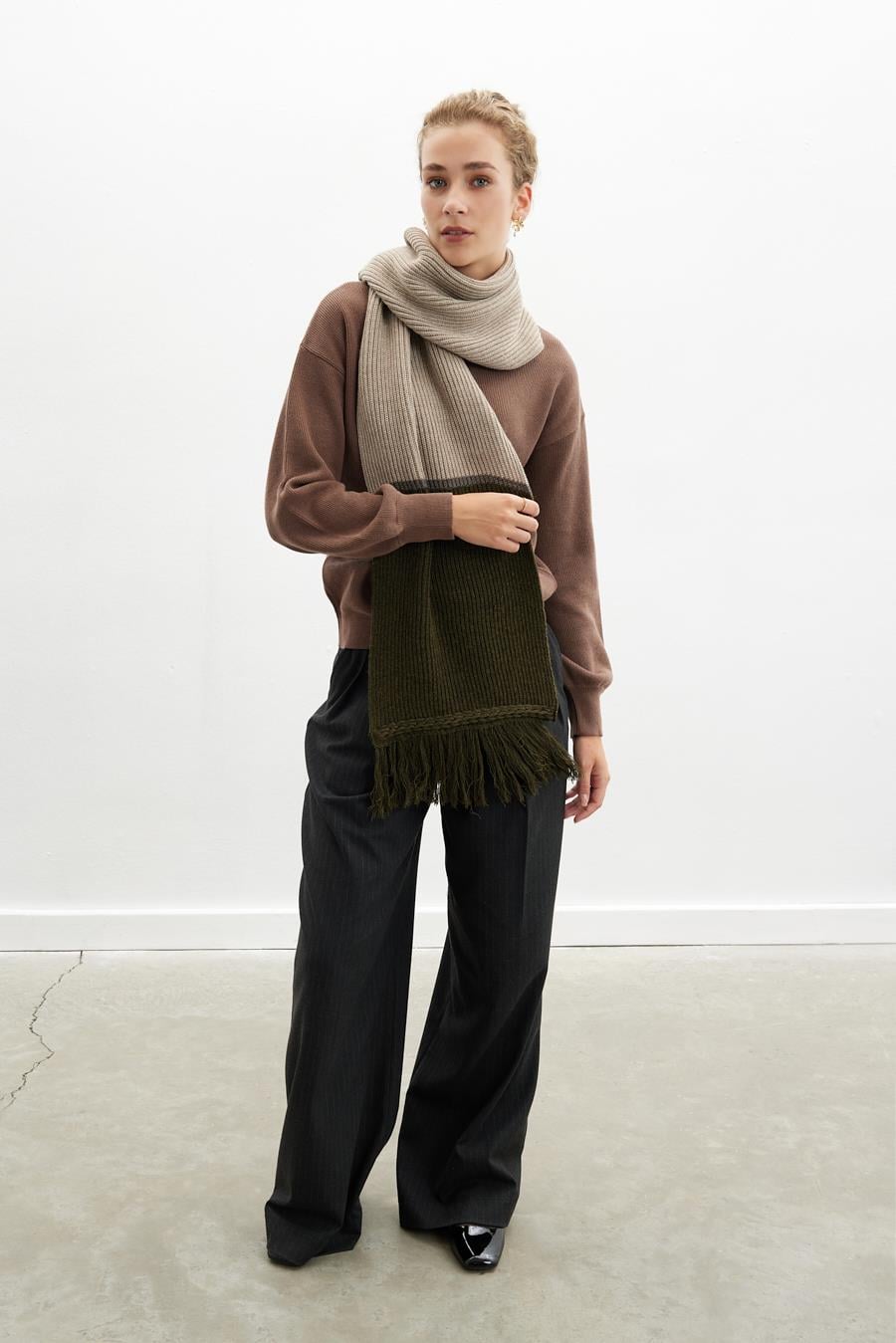 Peraluna Sorrel Scarf Çizgi Detaylı Püsküllü Kadın Triko Atkı - Sütlü Kahve