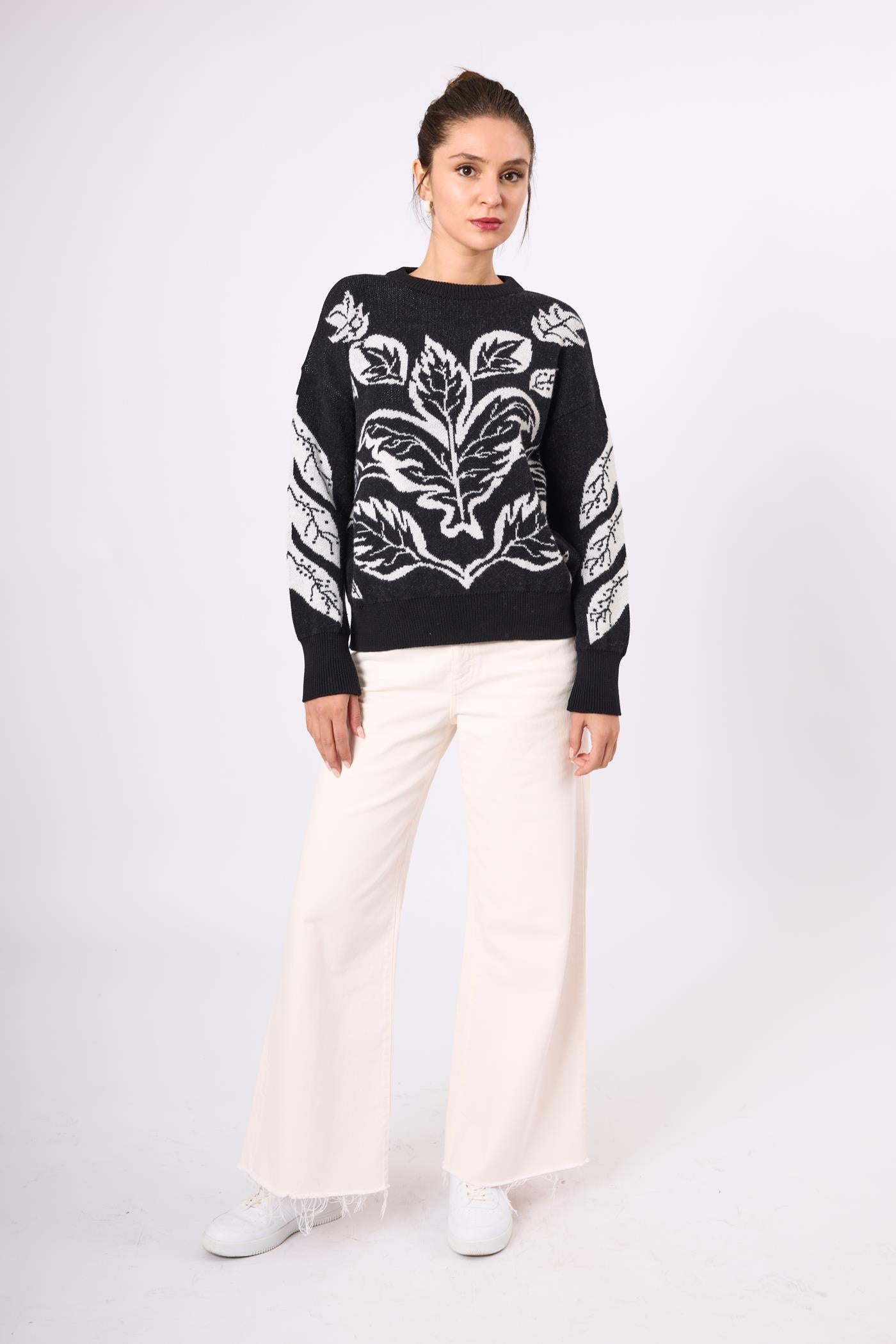 Peraluna-Stardust Jakarlı Kadın Krop Kesim Triko Kazak Siyah/Ekru-Kazak & Triko-1-Milagron.com