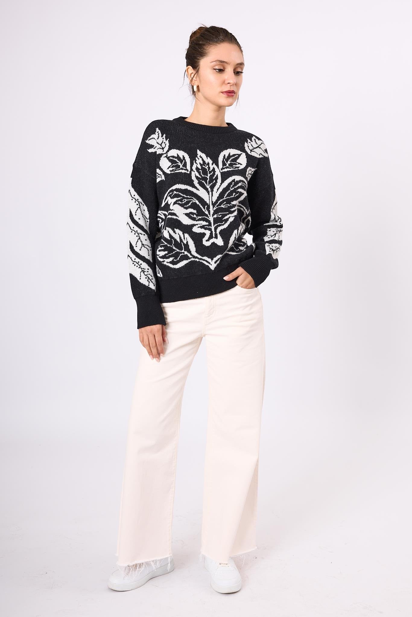 Peraluna-Stardust Jakarlı Kadın Krop Kesim Triko Kazak Siyah/Ekru-Kazak & Triko-8-Milagron.com