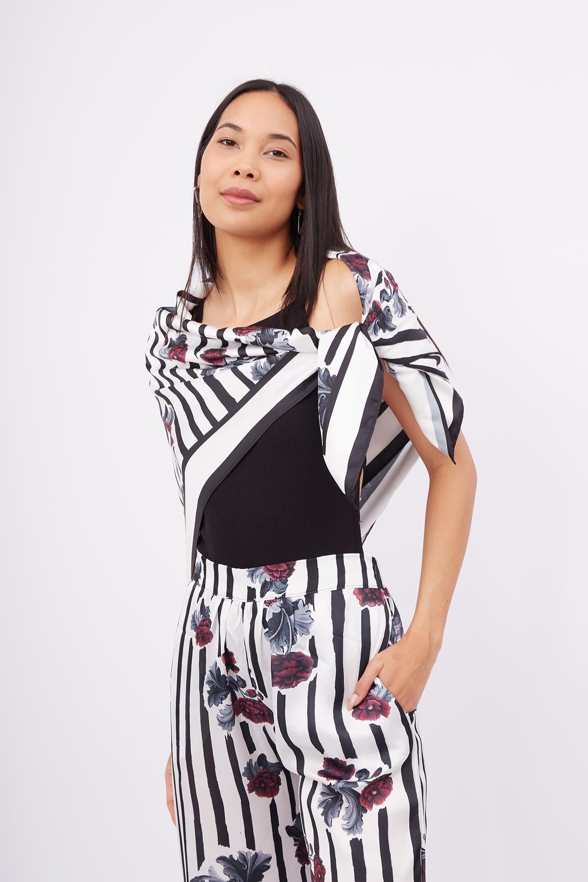 Peraluna-Stripe Garden Scarfe çizgili Güllü Baskılı Saten Kadın Eşarp-Eşarp-5-Milagron.com