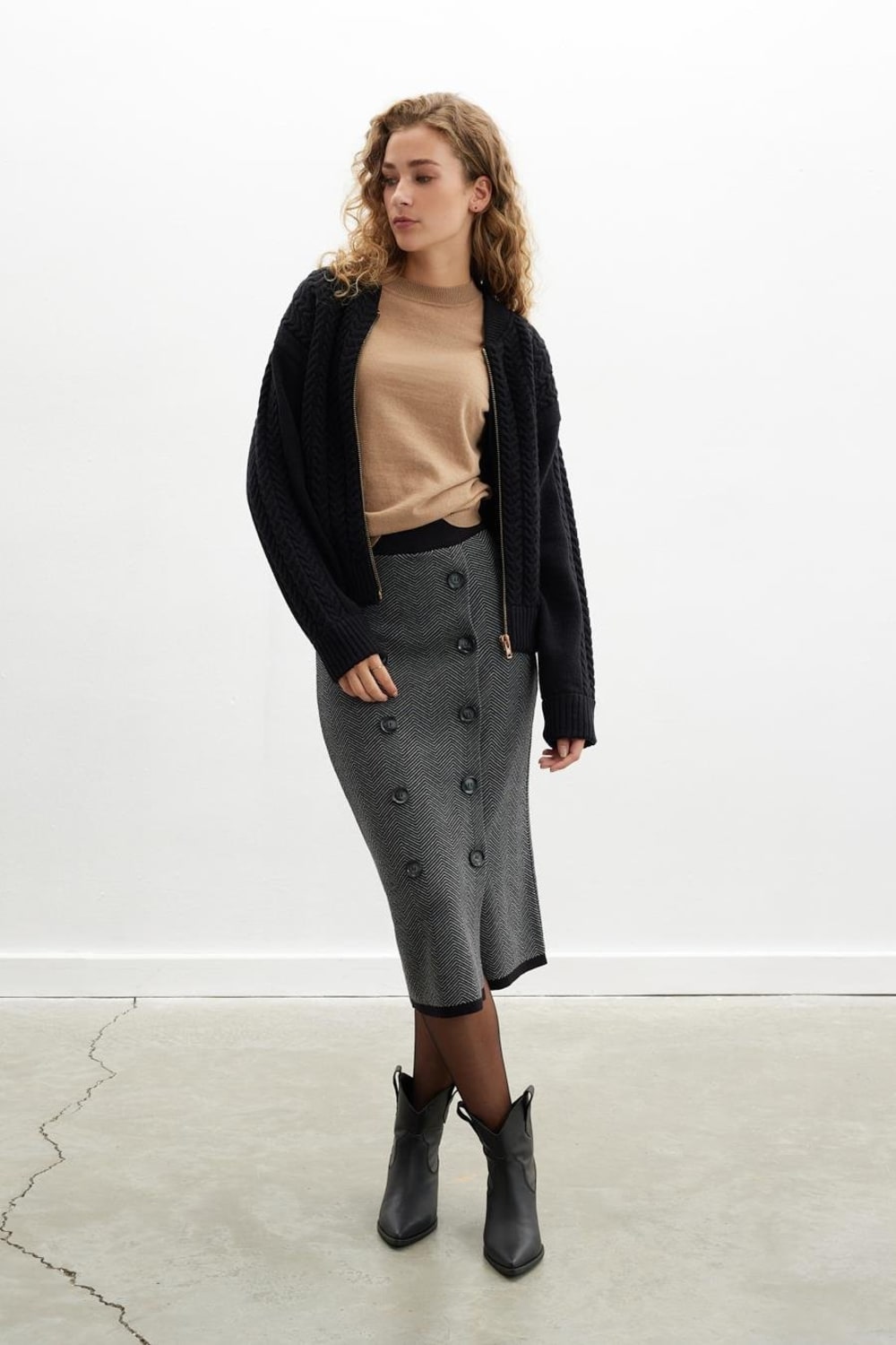 Peraluna-Styleboom X Cheshire Skirt Balıksırtı Desen Midi Boy Kadın Triko Etek-Etek-2-Milagron.com