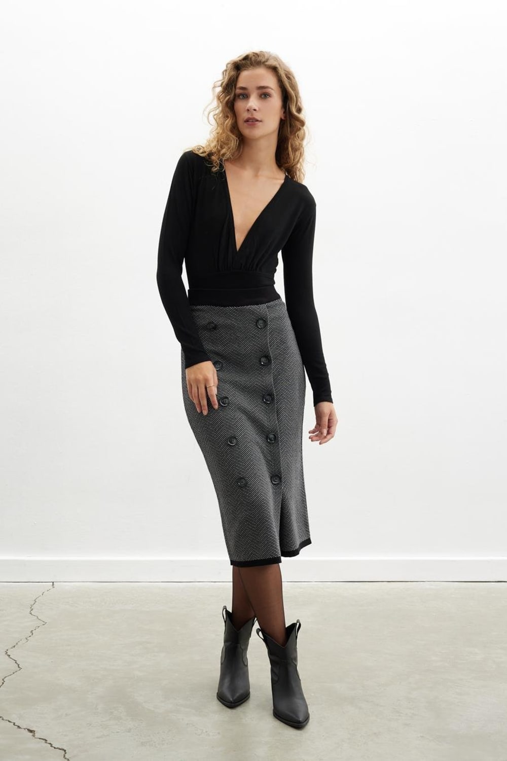 Peraluna-Styleboom X Cheshire Skirt Balıksırtı Desen Midi Boy Kadın Triko Etek-Etek-3-Milagron.com