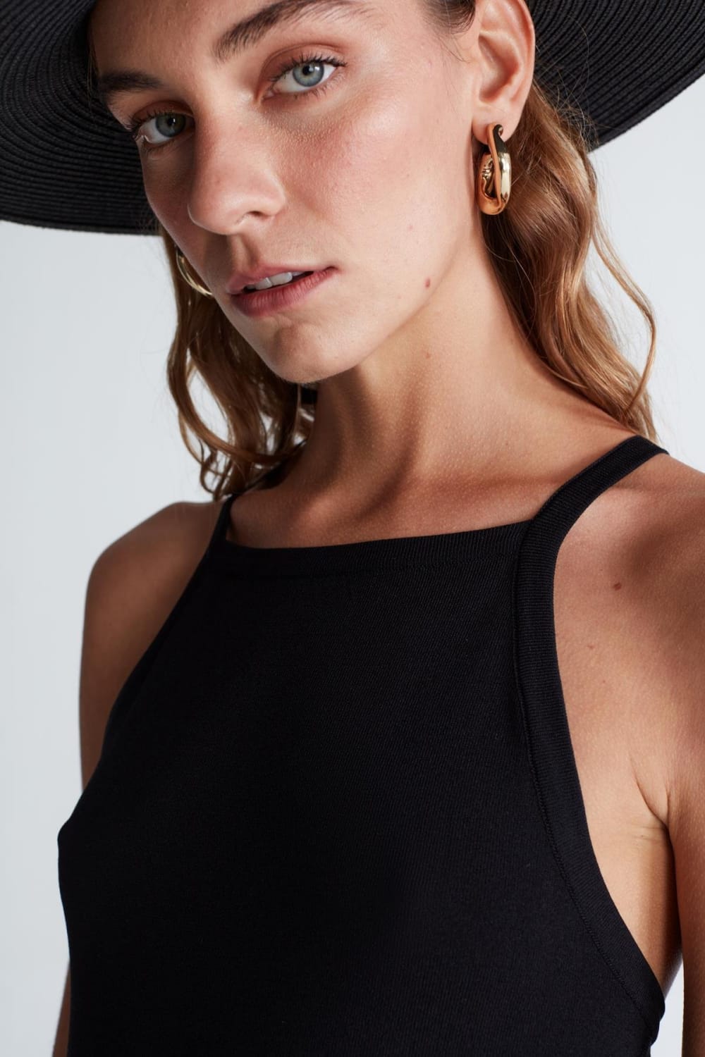 Peraluna-Styleboom X Greta Body Halter Yaka Arkası Çapraz Alttan Çıtçıtlı Kadın Triko Body -Body-12-Milagron.com