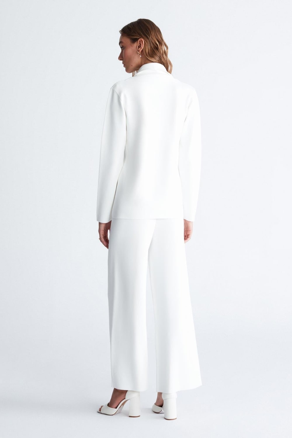 Peraluna-Styleboom X Katherine Blazer Çelik Örgü Klasik Kesim Düğmeli Blazer Kadın Triko Ceket -Ceket-17-Milagron.com