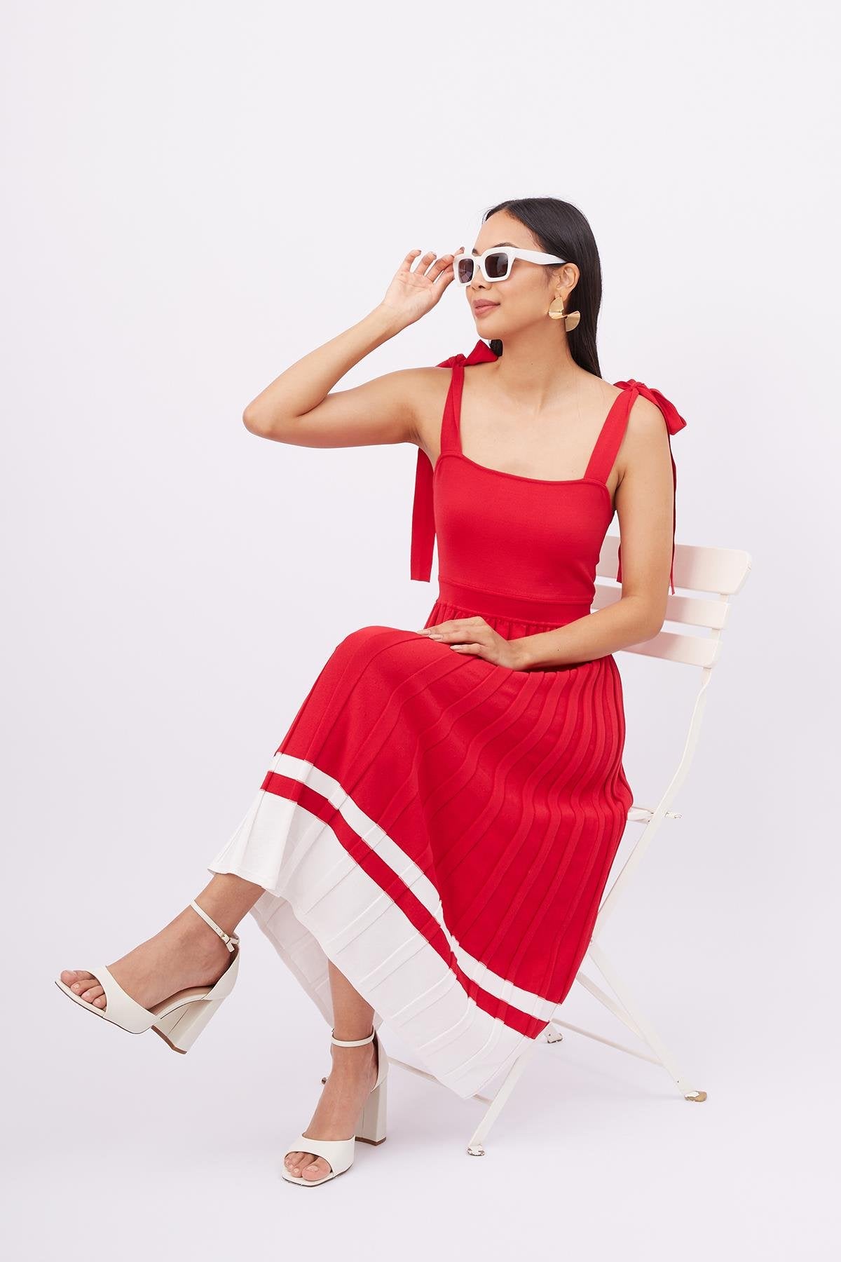 Peraluna-Styleboom X Kelly Dress Askılı Bağlama Detaylı Rahat Kesim Midi Boy Yazlık Kadın Triko Elbise Kırmızı-Elbise-5-Milagron.com