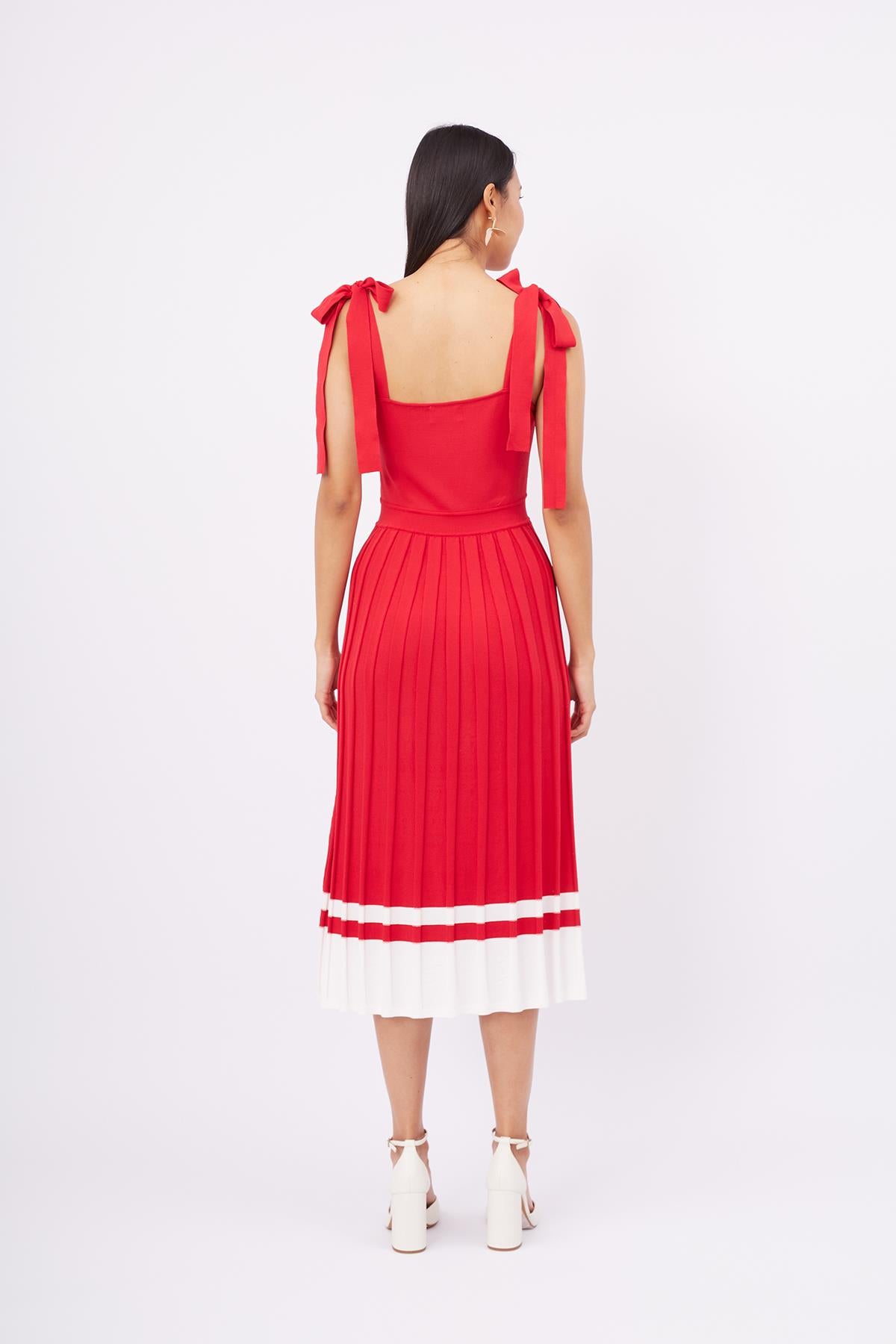 Peraluna-Styleboom X Kelly Dress Askılı Bağlama Detaylı Rahat Kesim Midi Boy Yazlık Kadın Triko Elbise Kırmızı-Elbise-7-Milagron.com