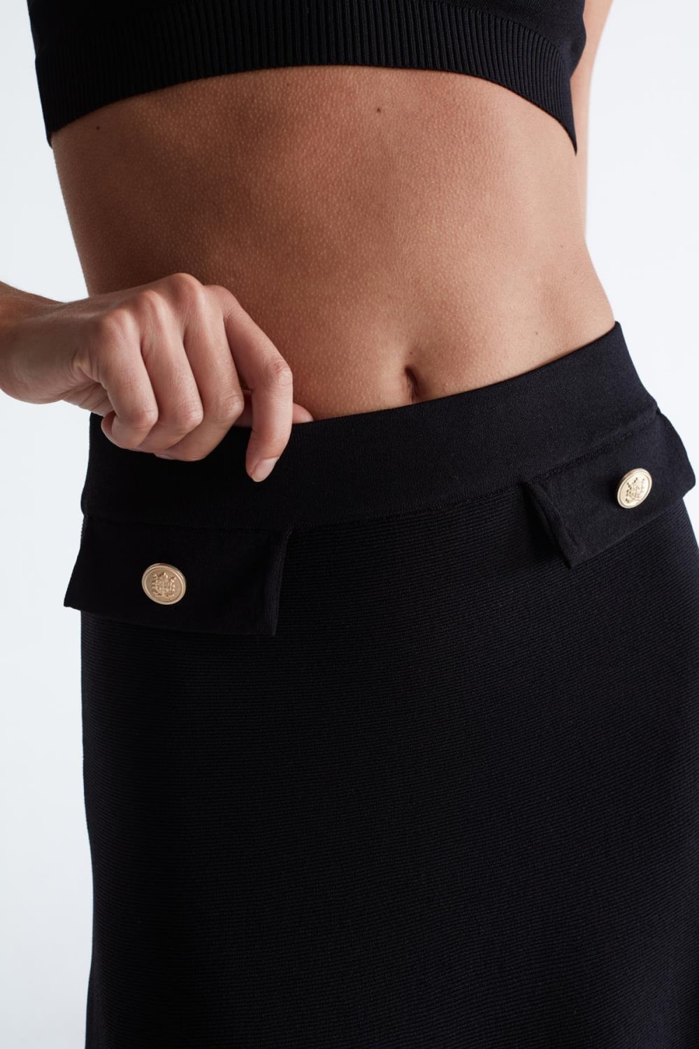 Peraluna-Styleboom X Vivien Skirt Düğme Detaylı Diz Altı Kloş Kadın Triko Etek -Etek-13-Milagron.com