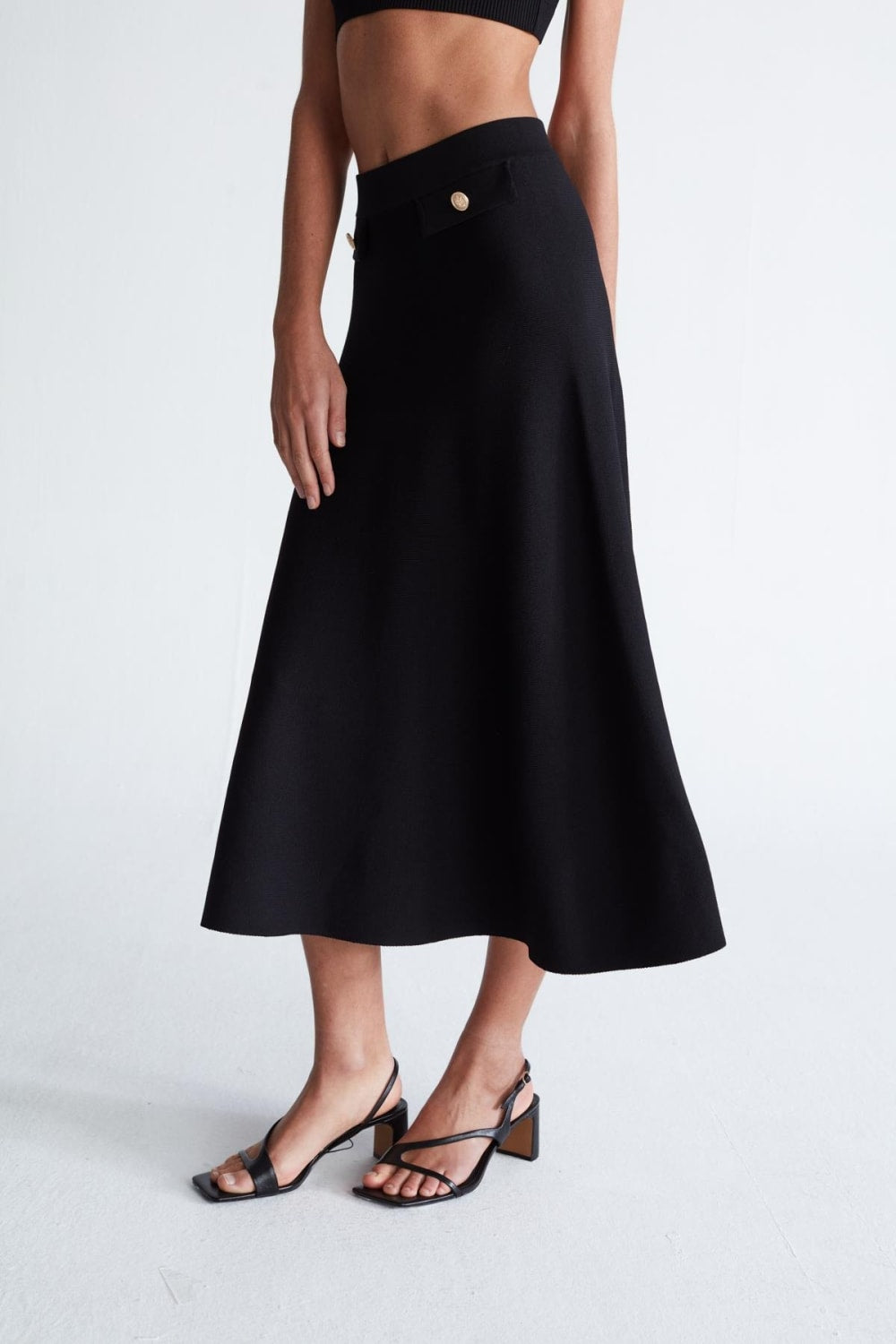 Peraluna-Styleboom X Vivien Skirt Düğme Detaylı Diz Altı Kloş Kadın Triko Etek -Etek-15-Milagron.com