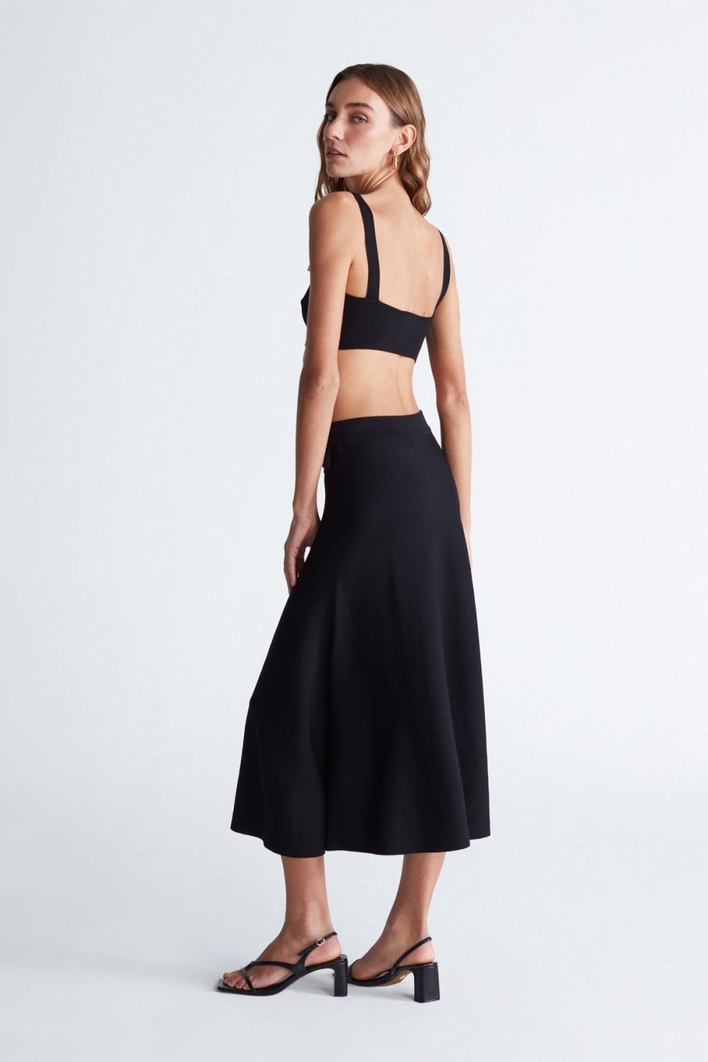 Peraluna-Styleboom X Vivien Skirt Düğme Detaylı Diz Altı Kloş Kadın Triko Etek -Etek-19-Milagron.com