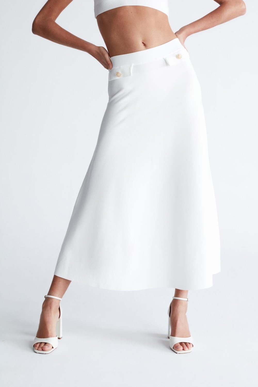 Peraluna-Styleboom X Vivien Skirt Düğme Detaylı Diz Altı Kloş Kadın Triko Etek -Etek-26-Milagron.com