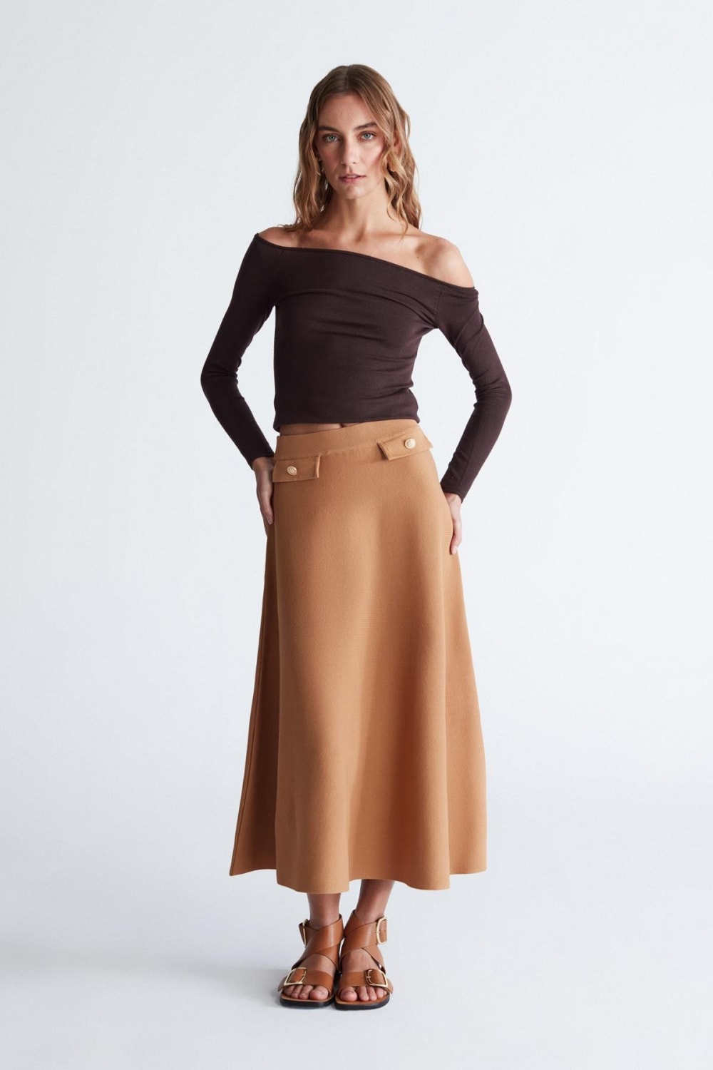 Peraluna-Styleboom X Vivien Skirt Düğme Detaylı Diz Altı Kloş Kadın Triko Etek -Etek-4-Milagron.com