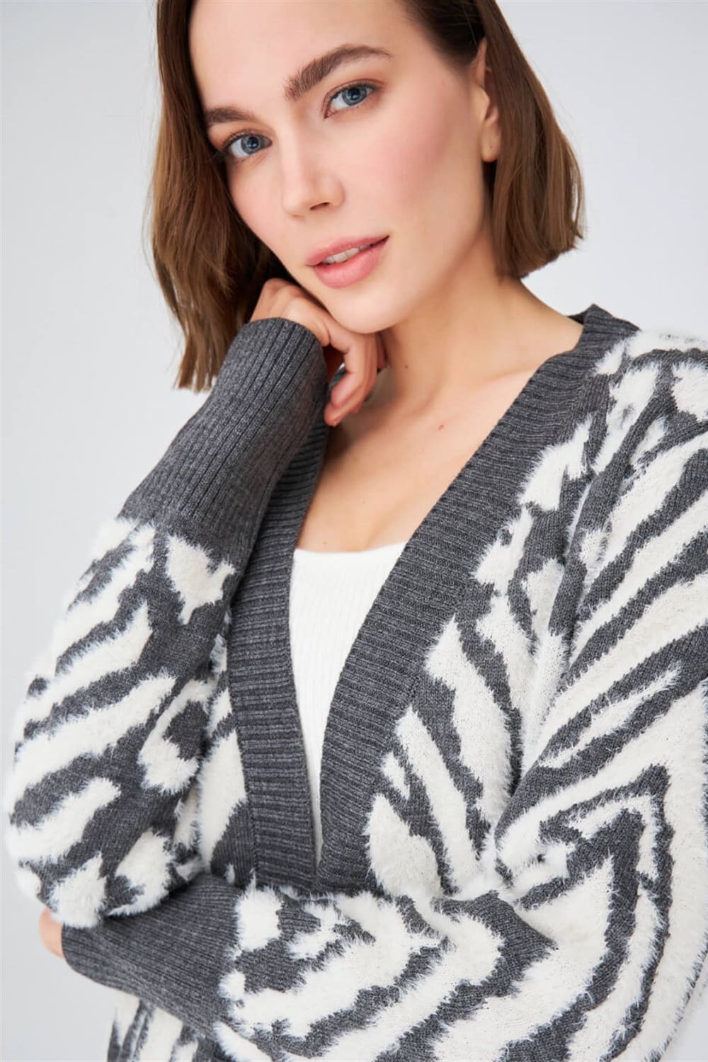 Peraluna-Uzun Zebra Desenli Kadın Triko Hırka -Kazak & Triko-4-Milagron.com