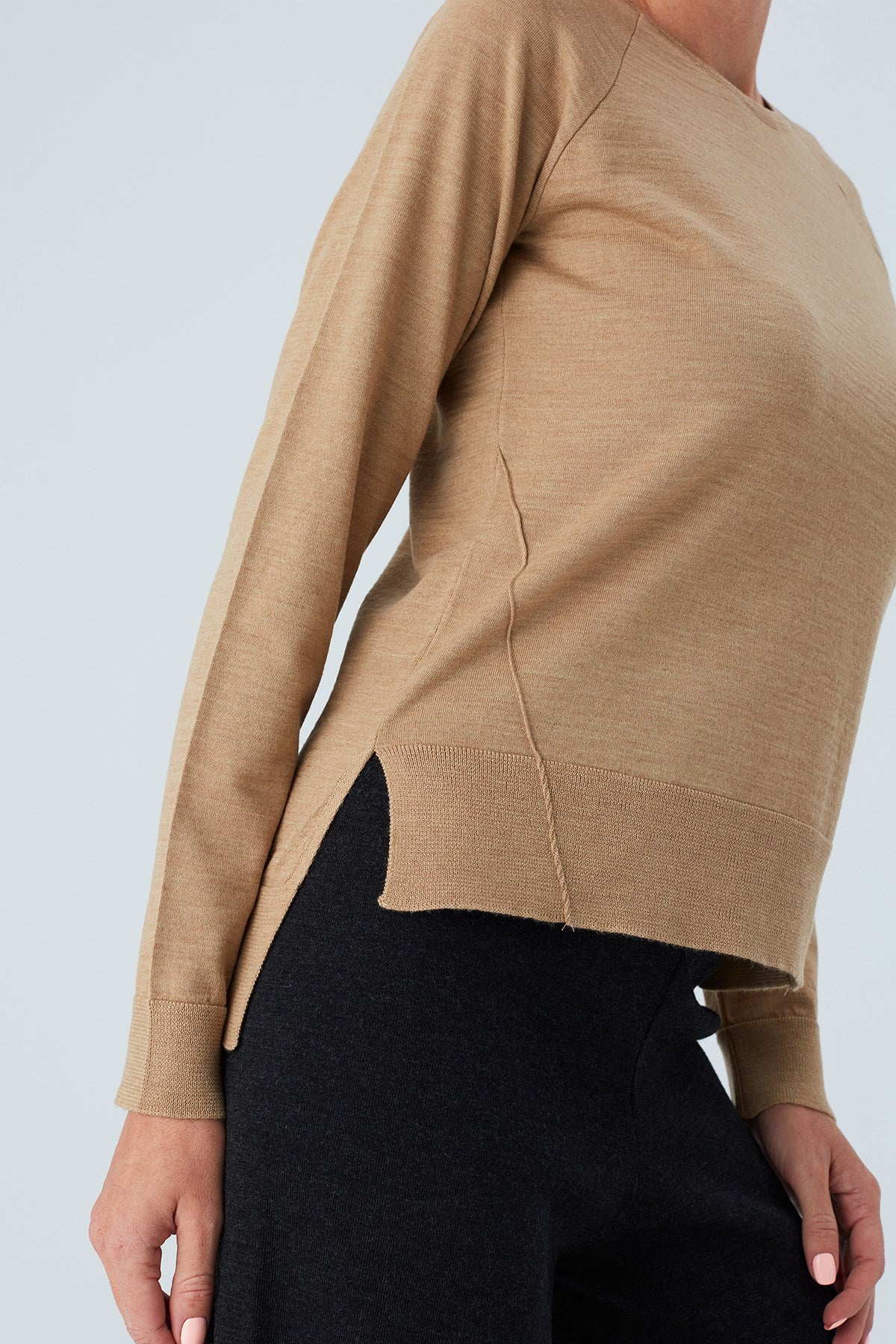 Peraluna Vanessa Pullover Merino Yünlü Yanları Yırtmaçlı Ince Kadın Triko Kazak - Camel Melanj