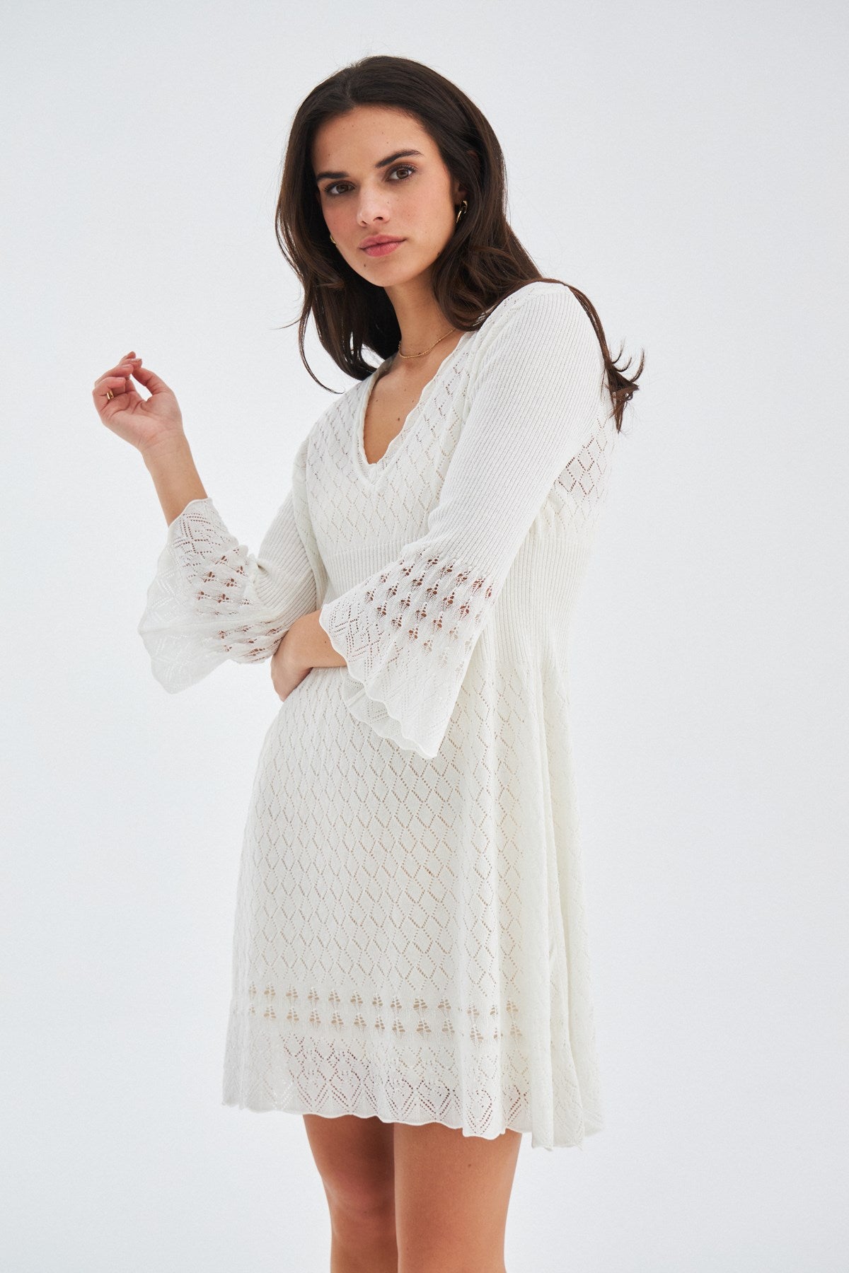 Peraluna-Yoho Dress Ajurlu V Yaka Diz Hizası Yazlık Kadın Triko Elbise Ekru-Elbise-7-Milagron.com