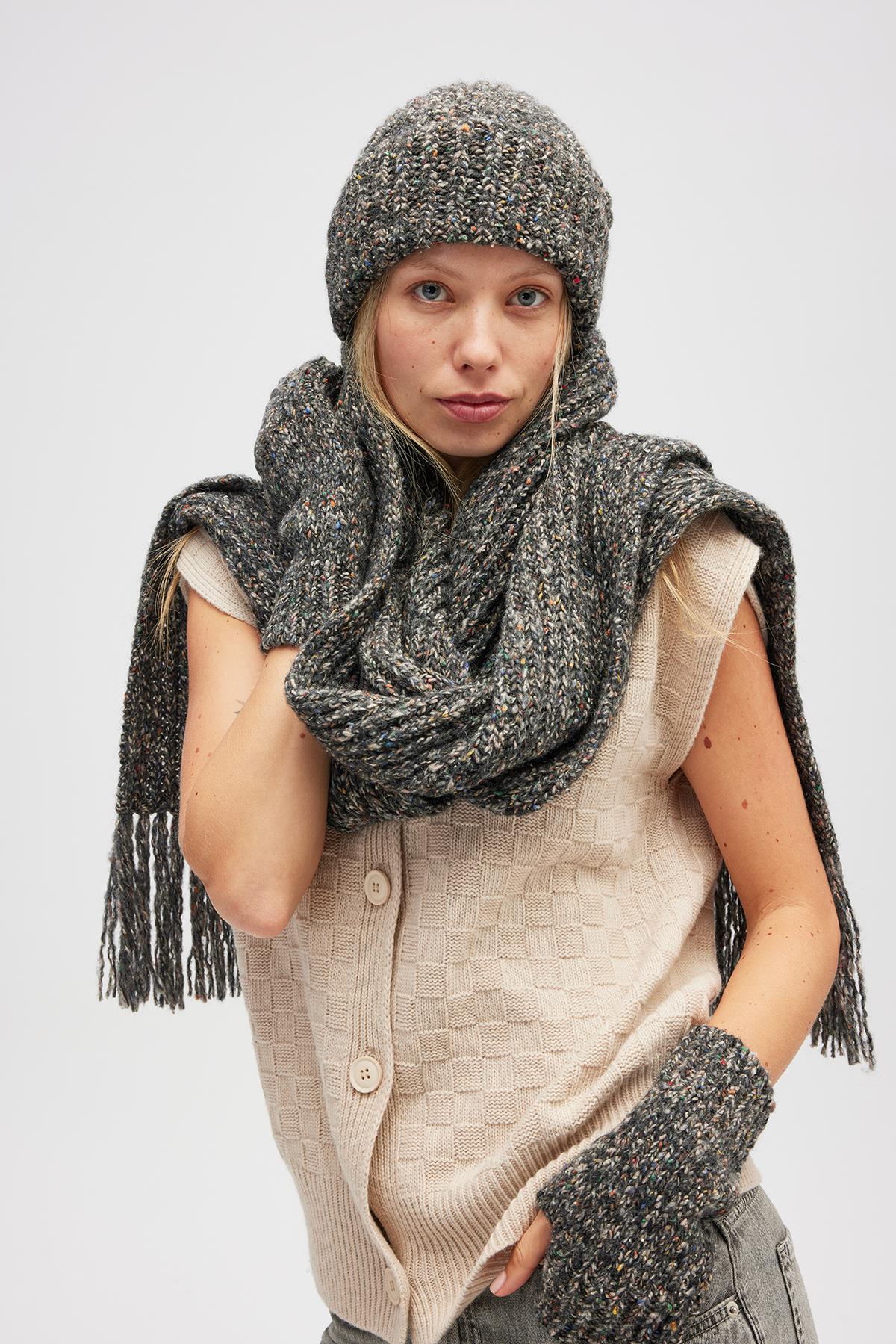 Peraluna-Yumuşak Dokulu Unisex Bere Antrasit Melanj-Bere-2-Milagron.com
