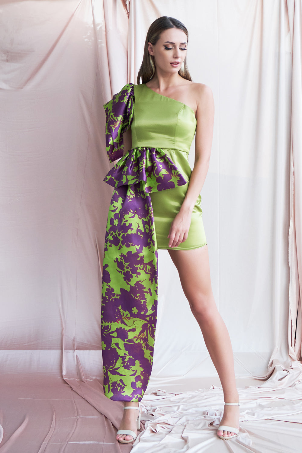 Petra Petrova-Tek Omuzlu Yeşil Mini Abiye Lora-Elbise-2-Milagron.com