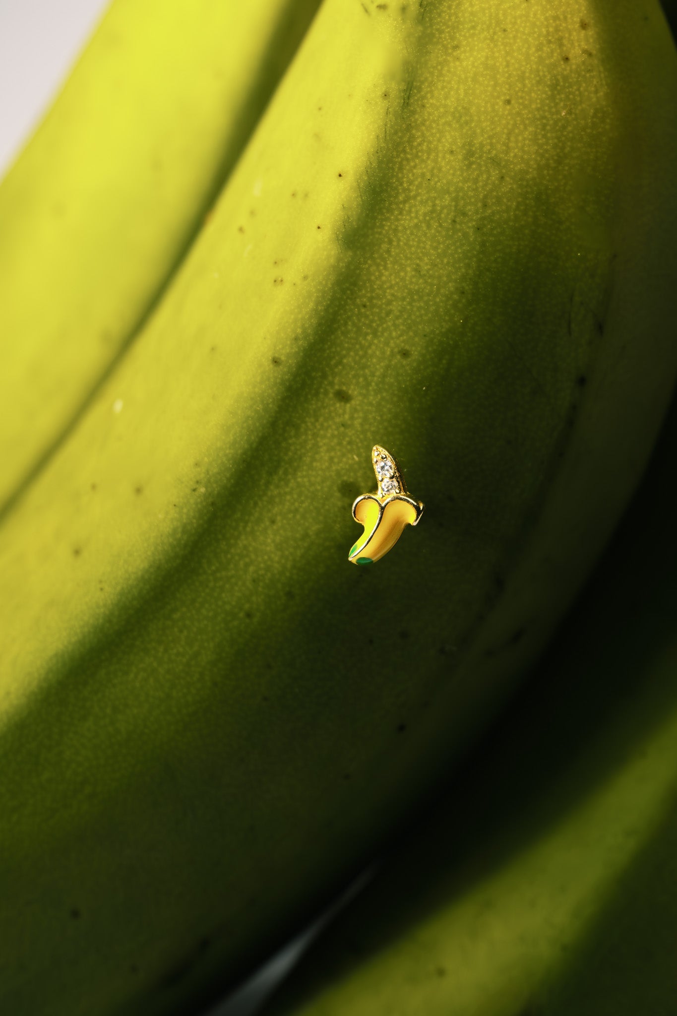 Pia Yuli-Banana Piercing-Küpe-4-Milagron.com