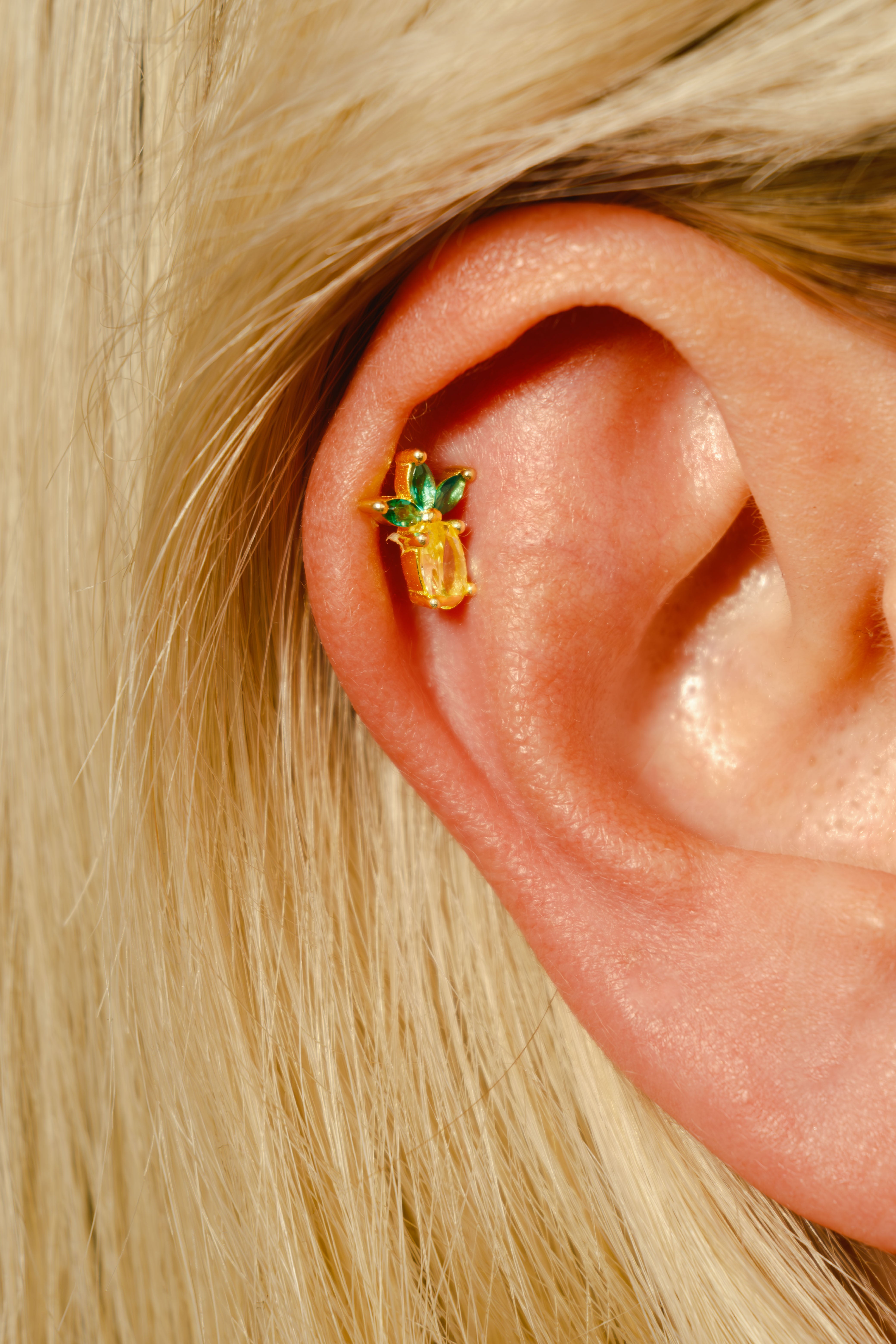 Pia Yuli-Pineapple Piercing-Küpe-3-Milagron.com