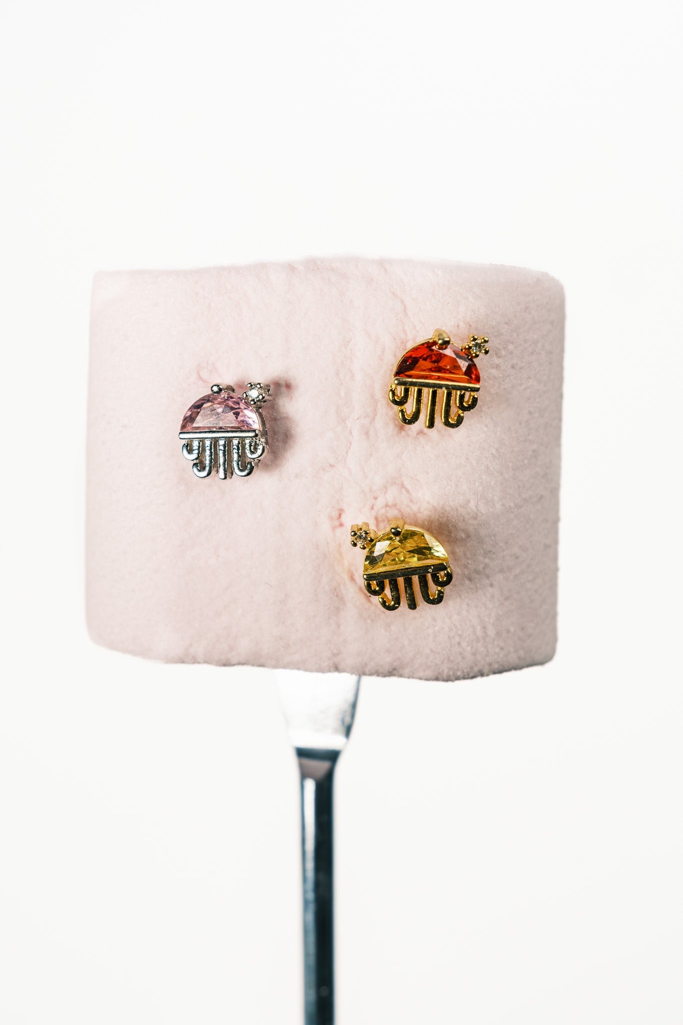 Pia Yuli-Pink Jellyfish Piercing-Küpe-3-Milagron.com