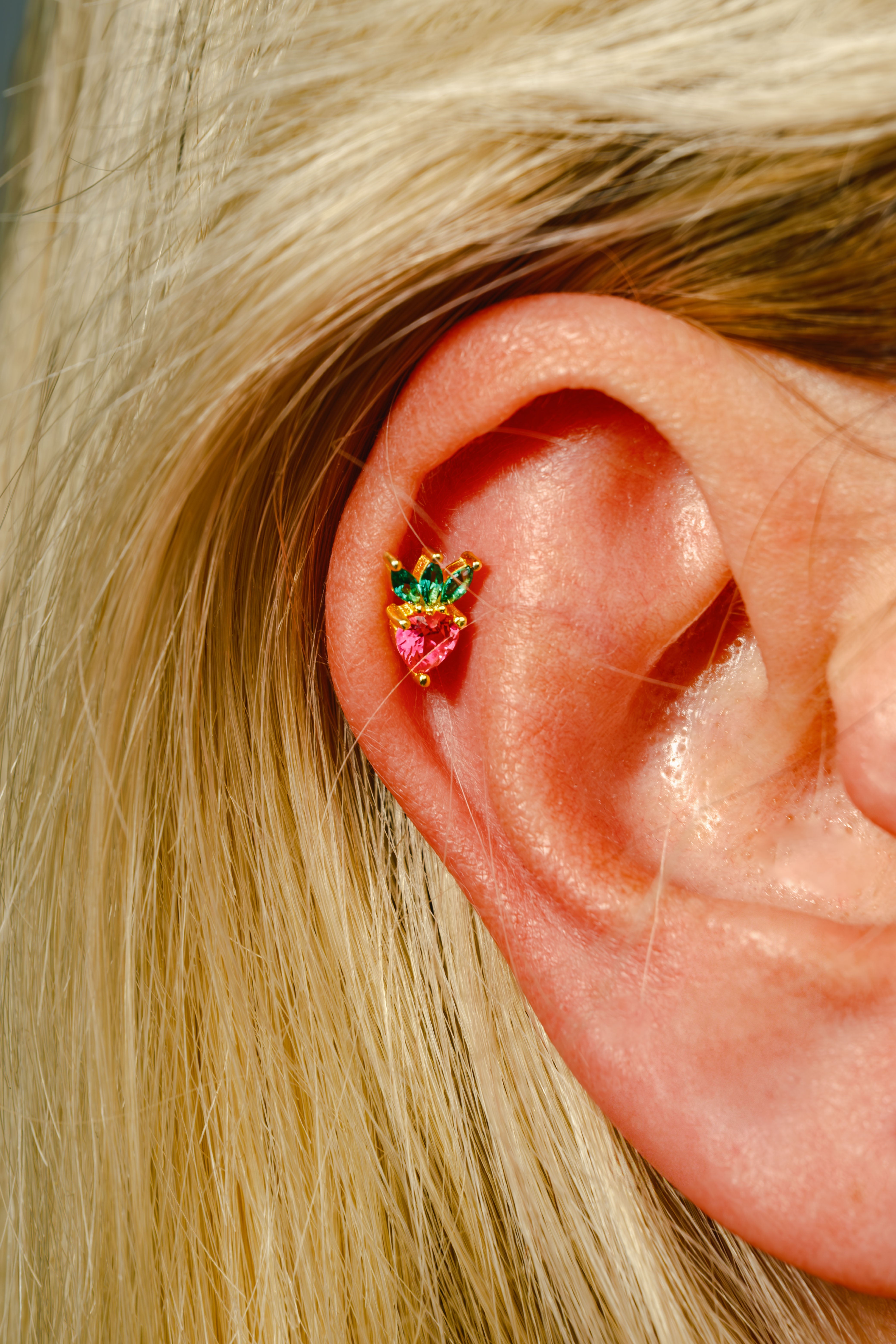 Pia Yuli-Strawberry Piercing-Küpe-3-Milagron.com