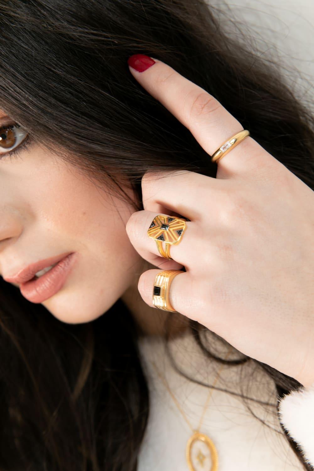 Pia&Co-Mia Siyah Kare Taşlı Gümüş Yüzük-Yüzük-5-Milagron.com