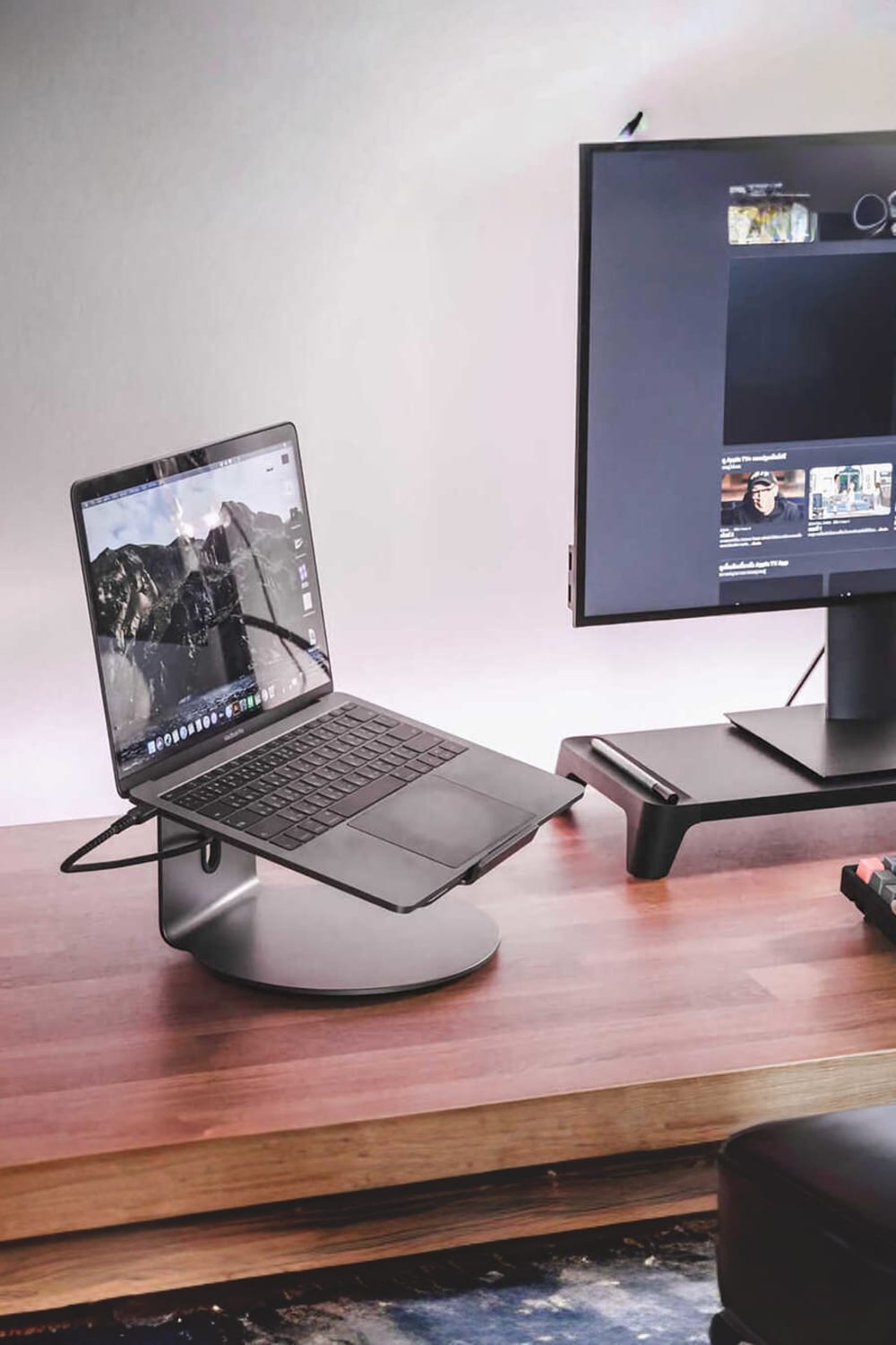 Pout-Eyes 4 360 ° Alüminyum Bilgisayar Standı Grey-Laptop Standı-2-Milagron.com