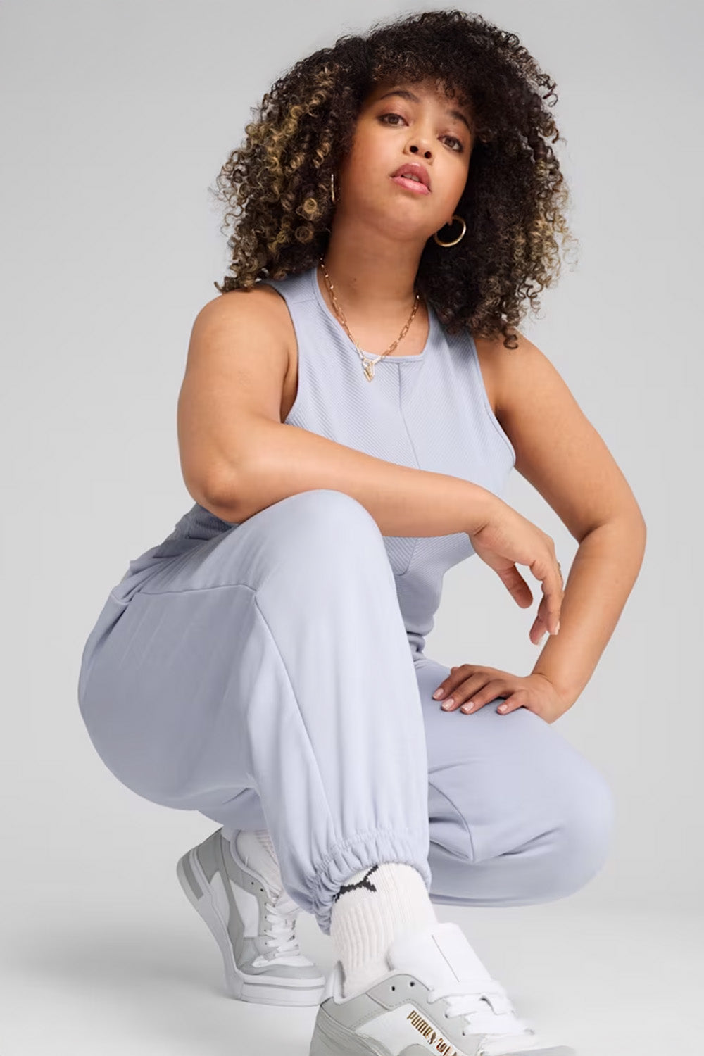 Puma-ESS Relaxed Sweatpants op Modern-Eşofman-3-Milagron.com