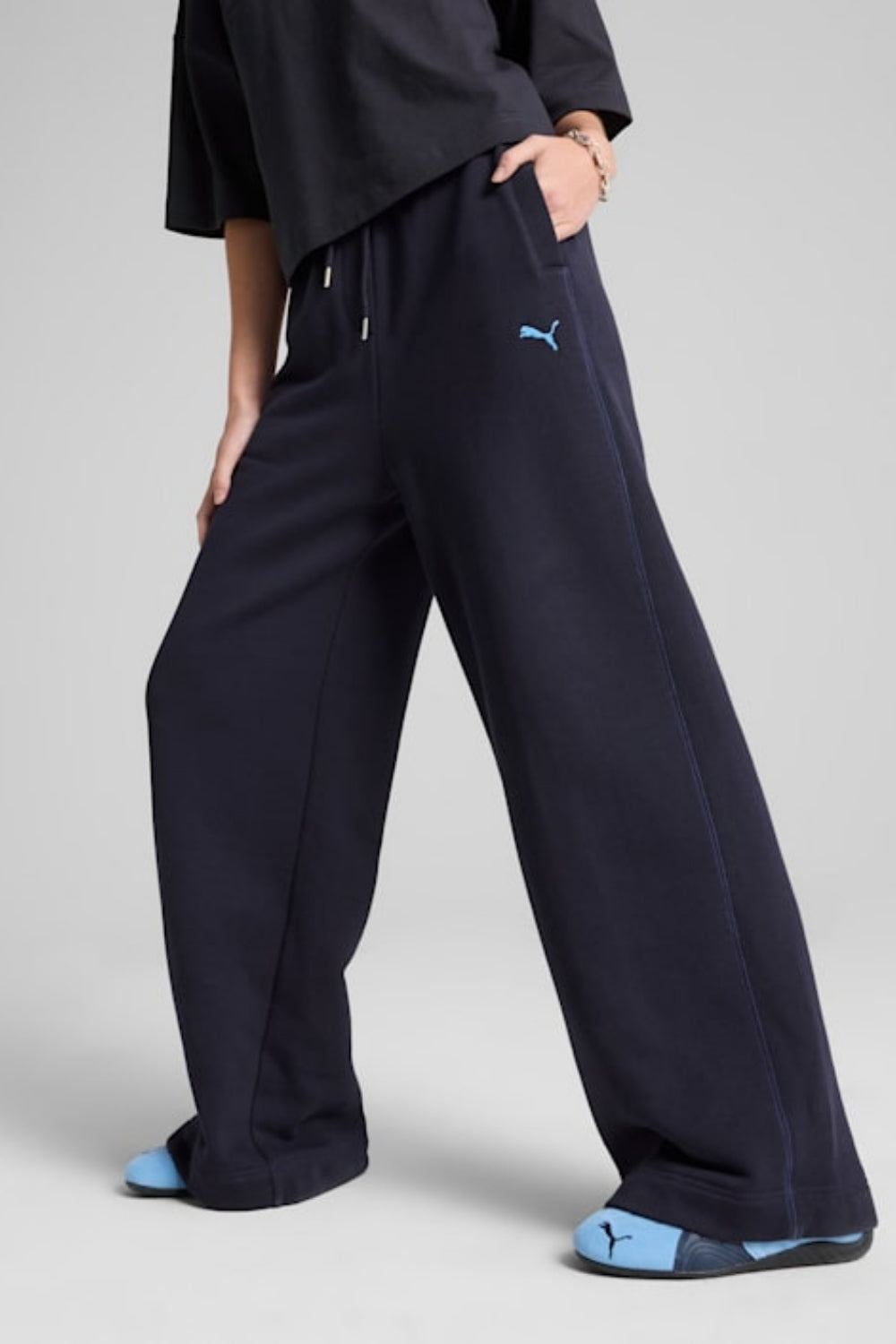 Puma-ESS Relaxed Sweatpants op New Na-Eşofman-2-Milagron.com