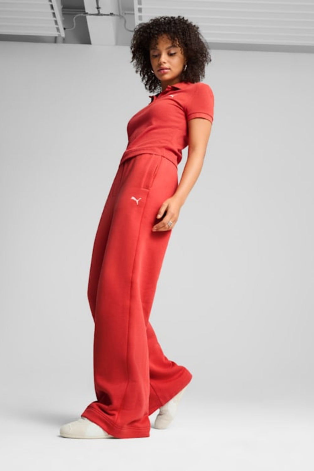 Puma-ESS Relaxed Sweatpants op Red Fi-Eşofman-1-Milagron.com