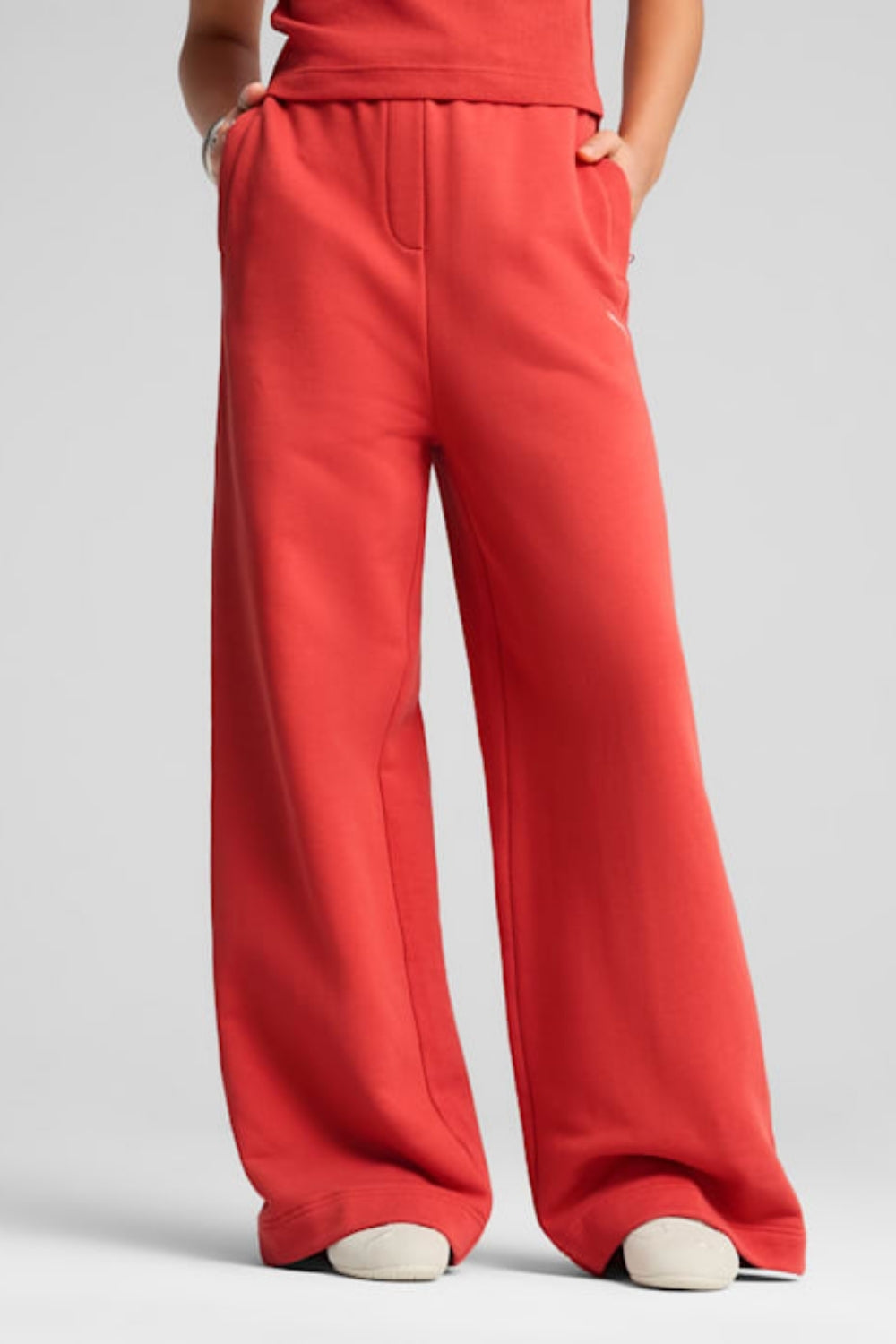 Puma-ESS Relaxed Sweatpants op Red Fi-Eşofman-2-Milagron.com