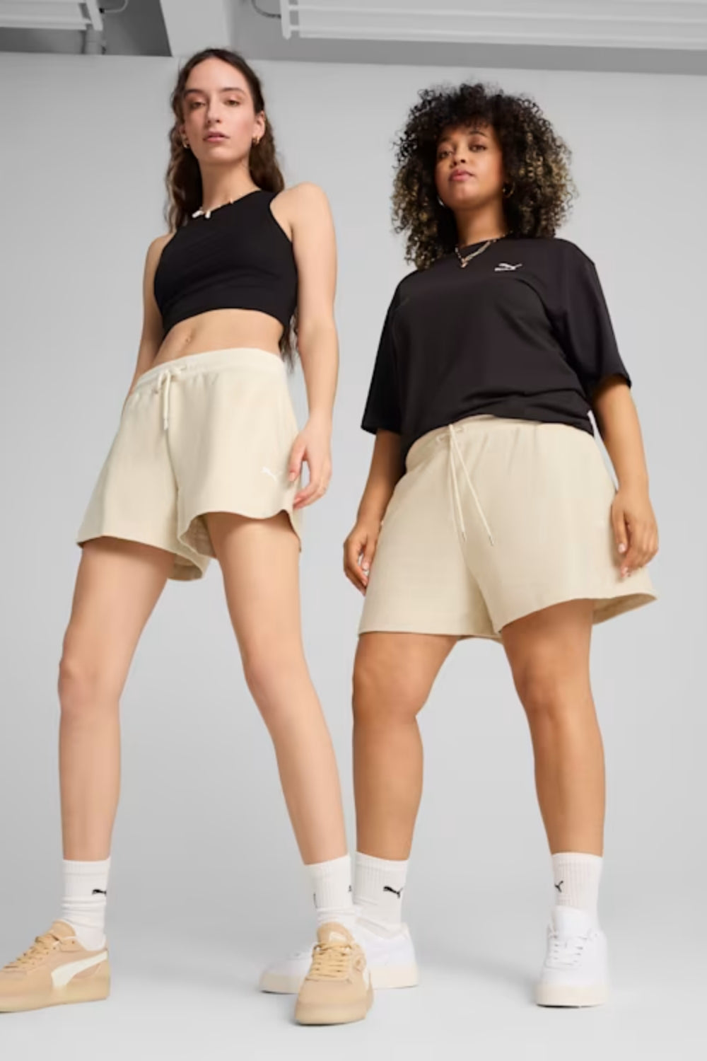 Puma-PREMIUM ESS A-Line Shorts 4 Jacquard Alpine Snow-Şort-1-Milagron.com