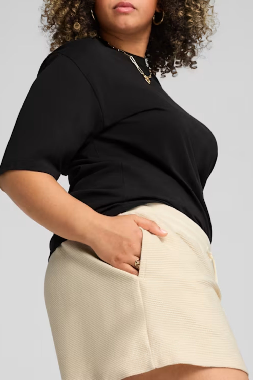 Puma-PREMIUM ESS A-Line Shorts 4 Jacquard Alpine Snow-Şort-2-Milagron.com