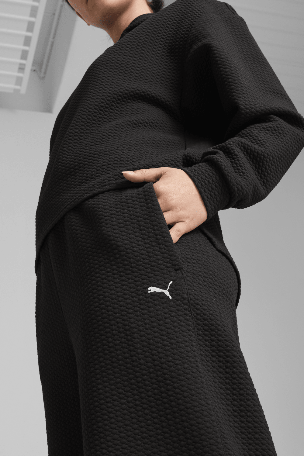 Puma-Q4 Studio Textured Hw Pant Puma Black-Eşofman-3-Milagron.com