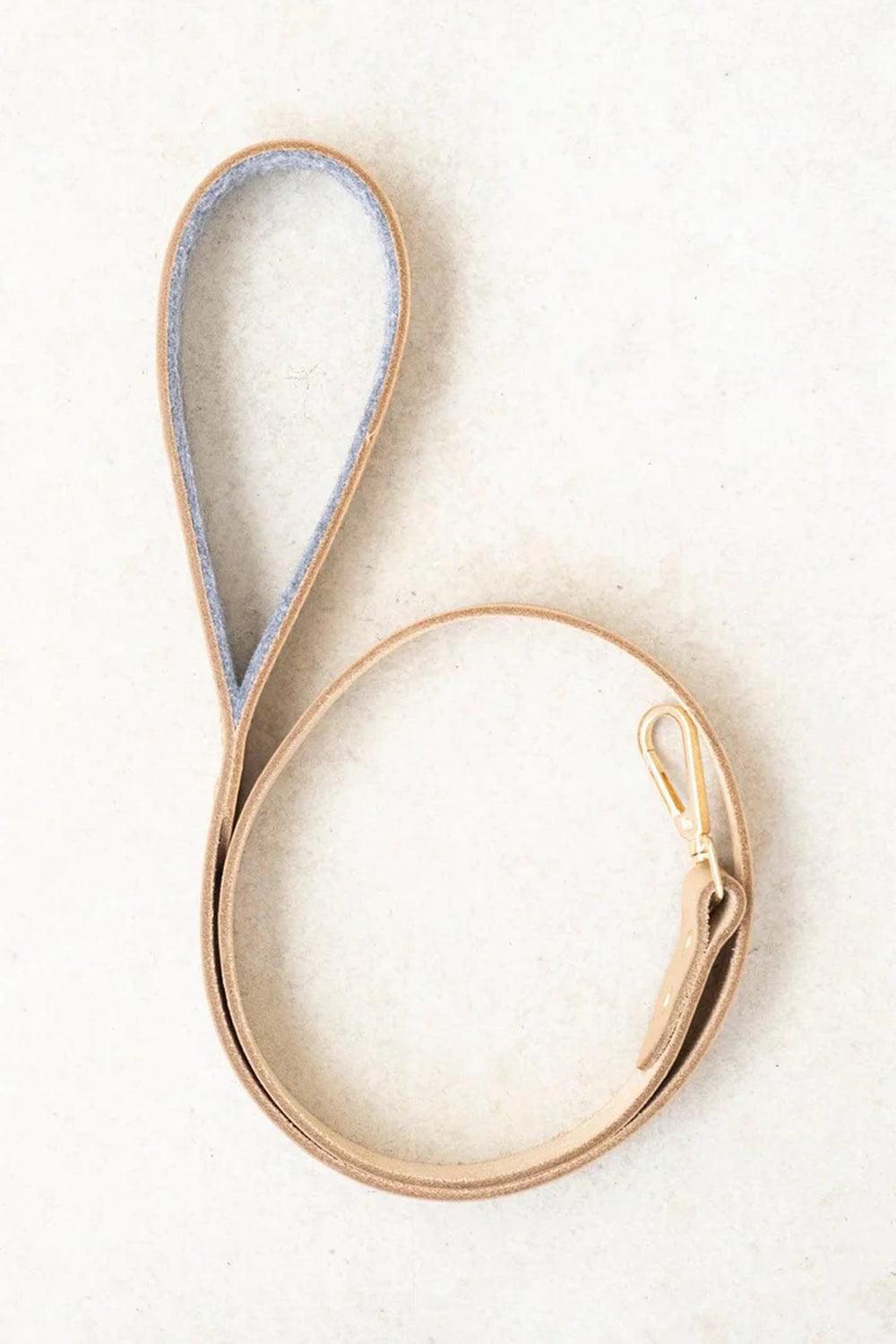 Pups & Itchy-Deri Köpek Gezdirme Kayışı - Beige-Köpek-4-Milagron.com