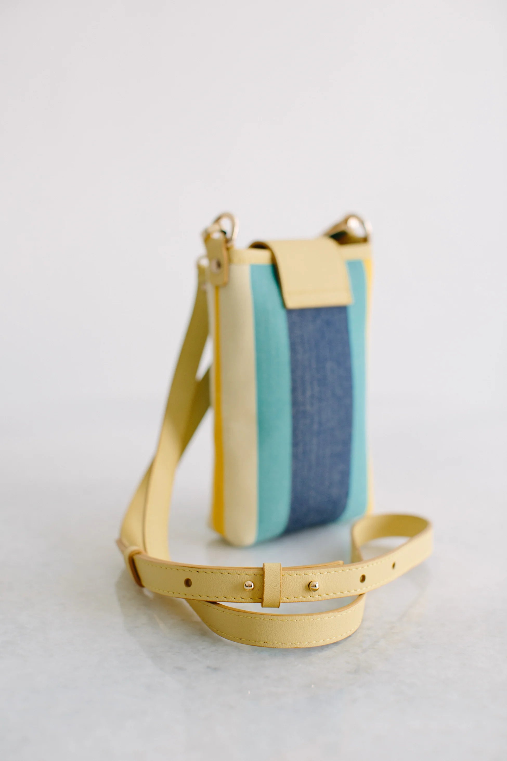 Pure Paris Resort Phone Bag – Sunrise Blue